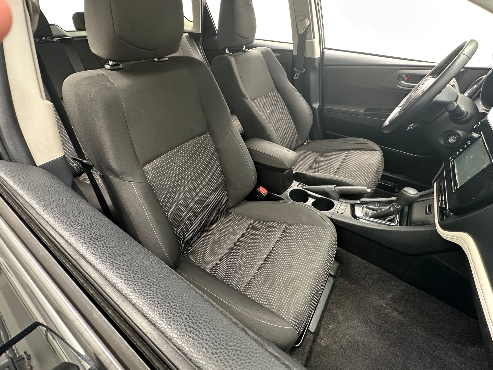 Thumbnail: 2018 Toyota Corolla iM - 2