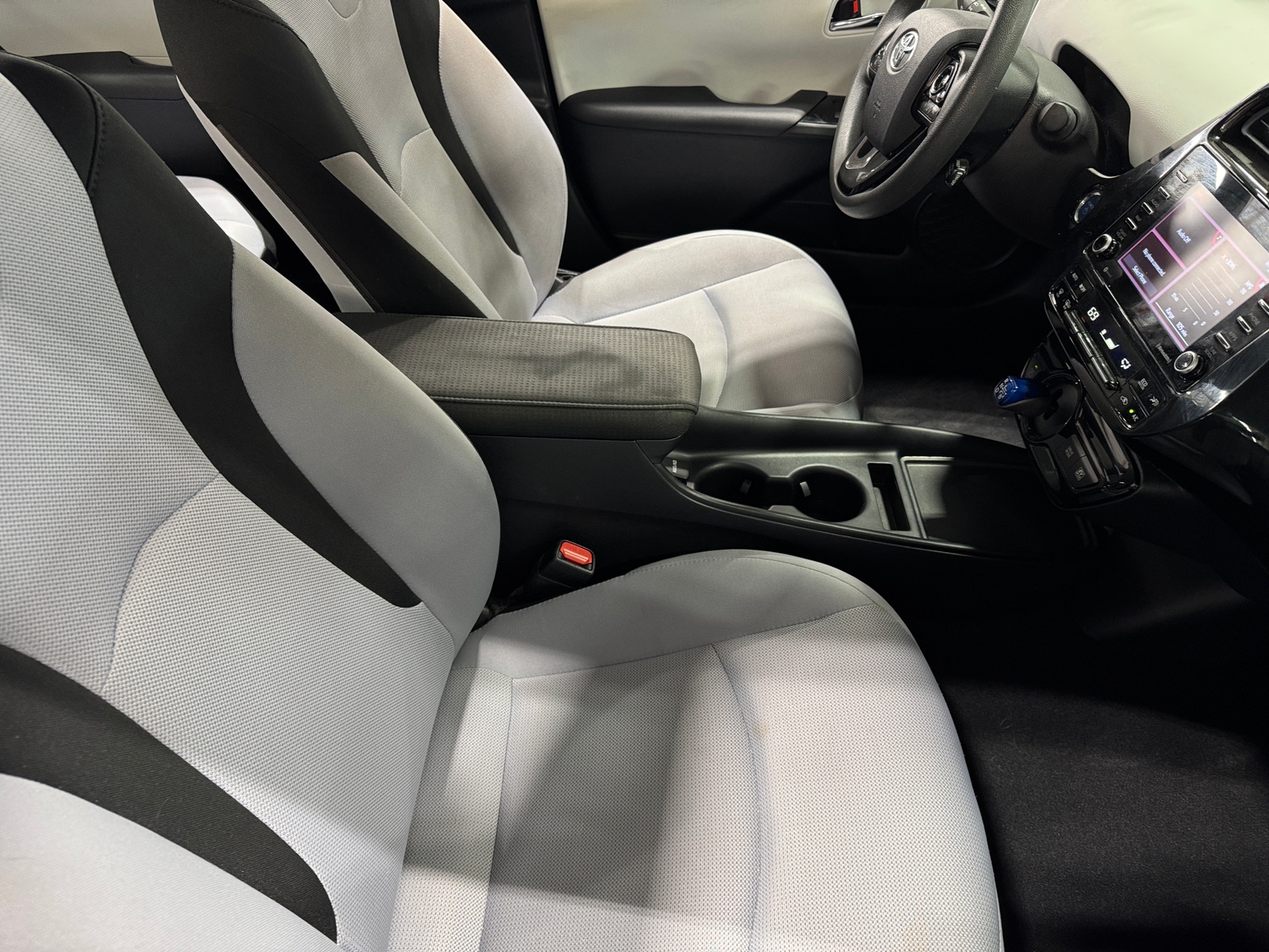 Thumbnail: 2021 Toyota Prius - 2