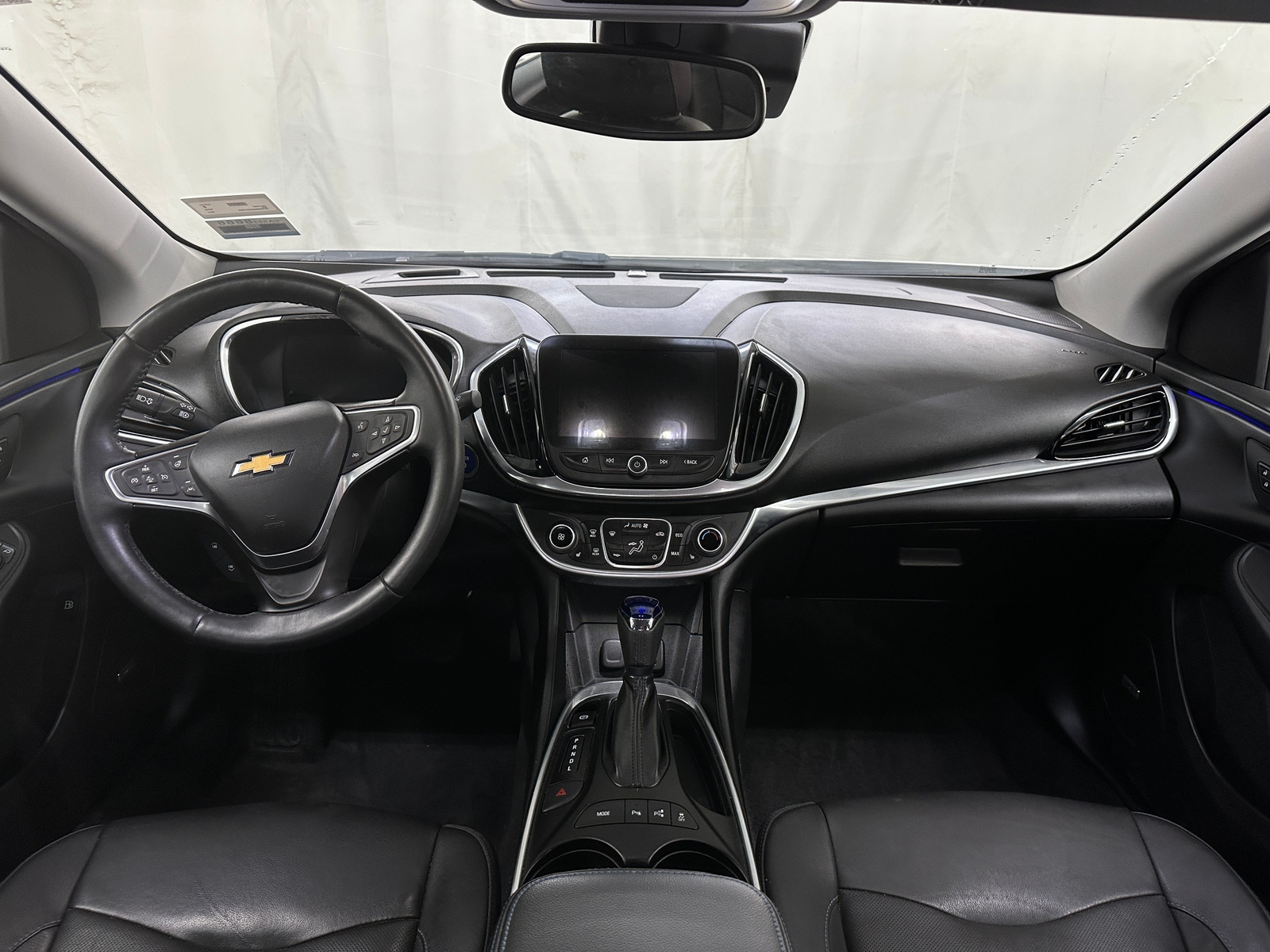 Thumbnail: 2017 Chevrolet Volt - 2