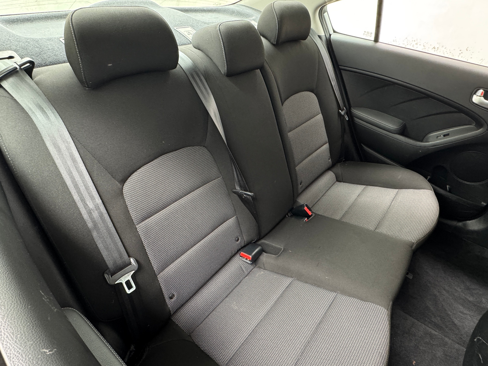 Thumbnail: 2017 Kia Forte - 6