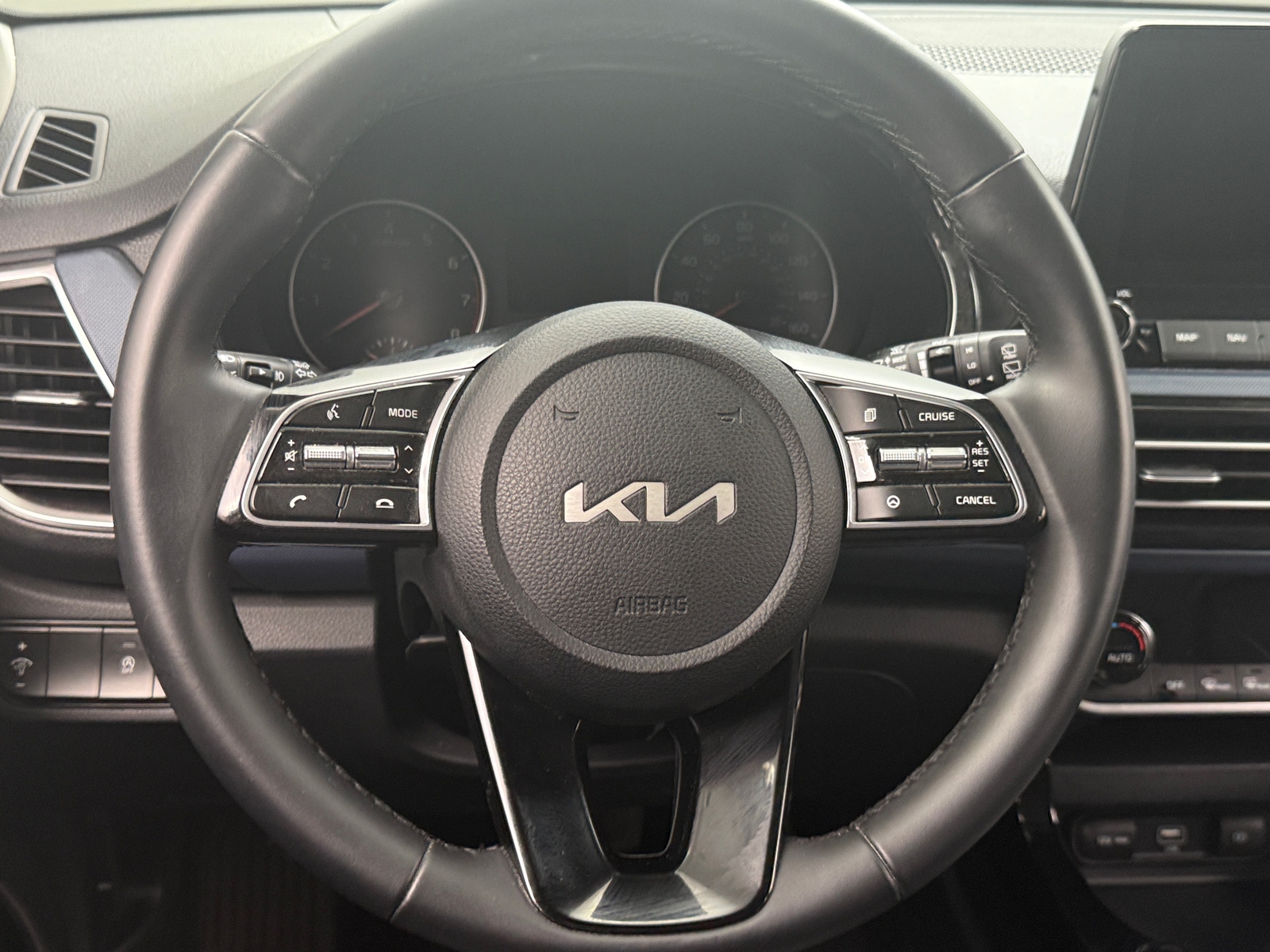 Thumbnail: 2022 Kia Seltos - 4