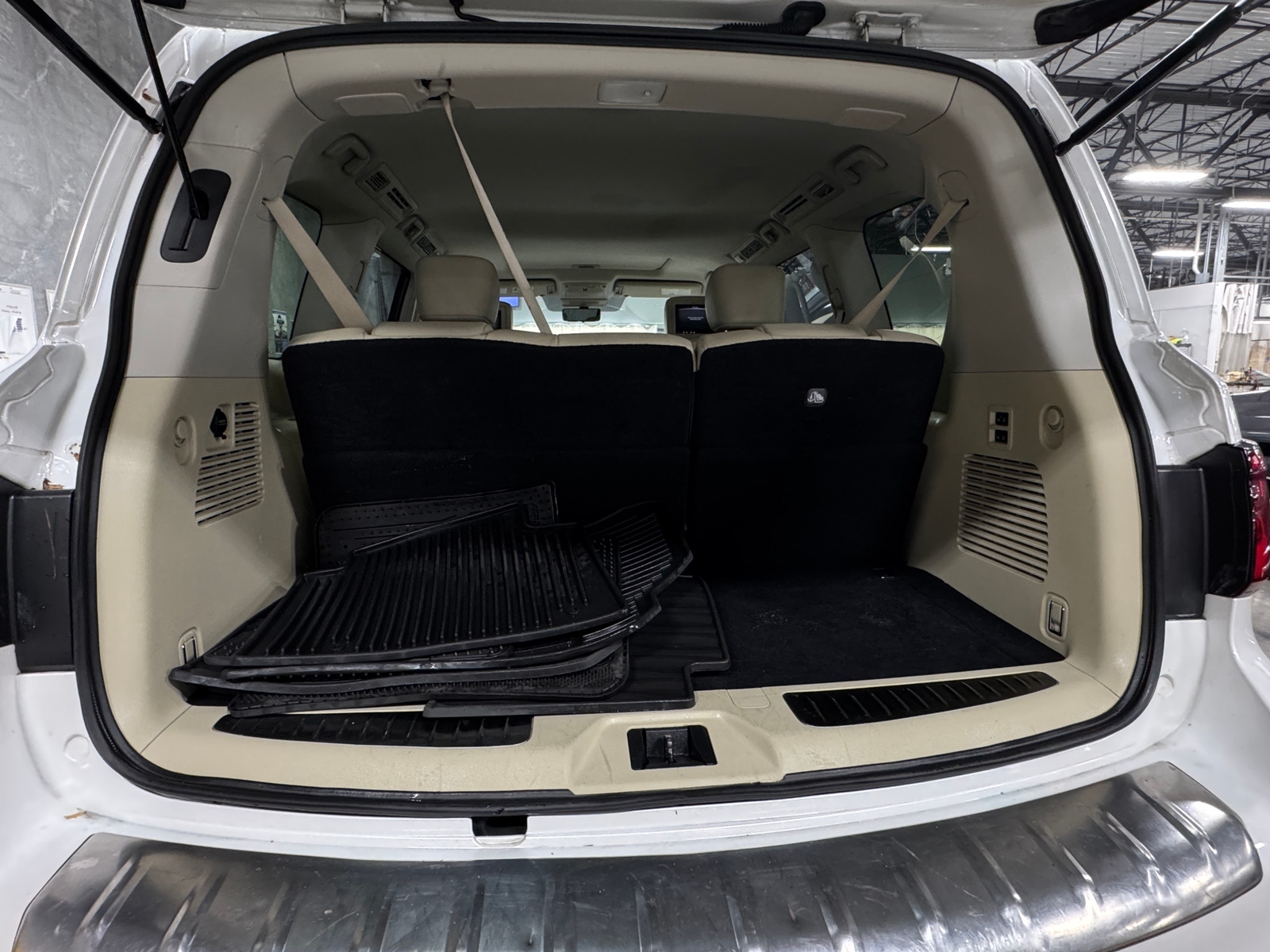 Thumbnail: 2019 INFINITI QX80 - 6