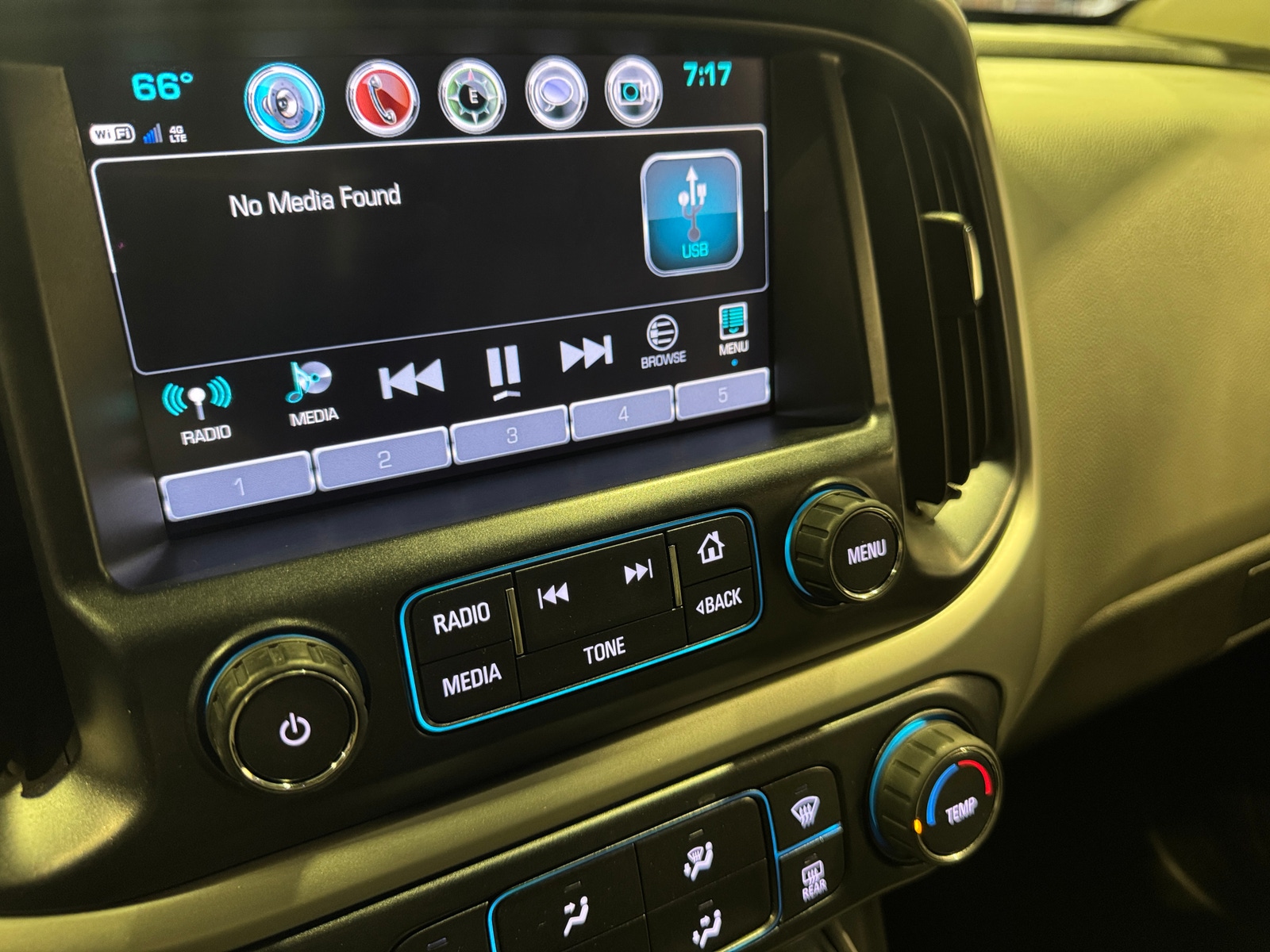 Thumbnail: 2018 Chevrolet Colorado - 4