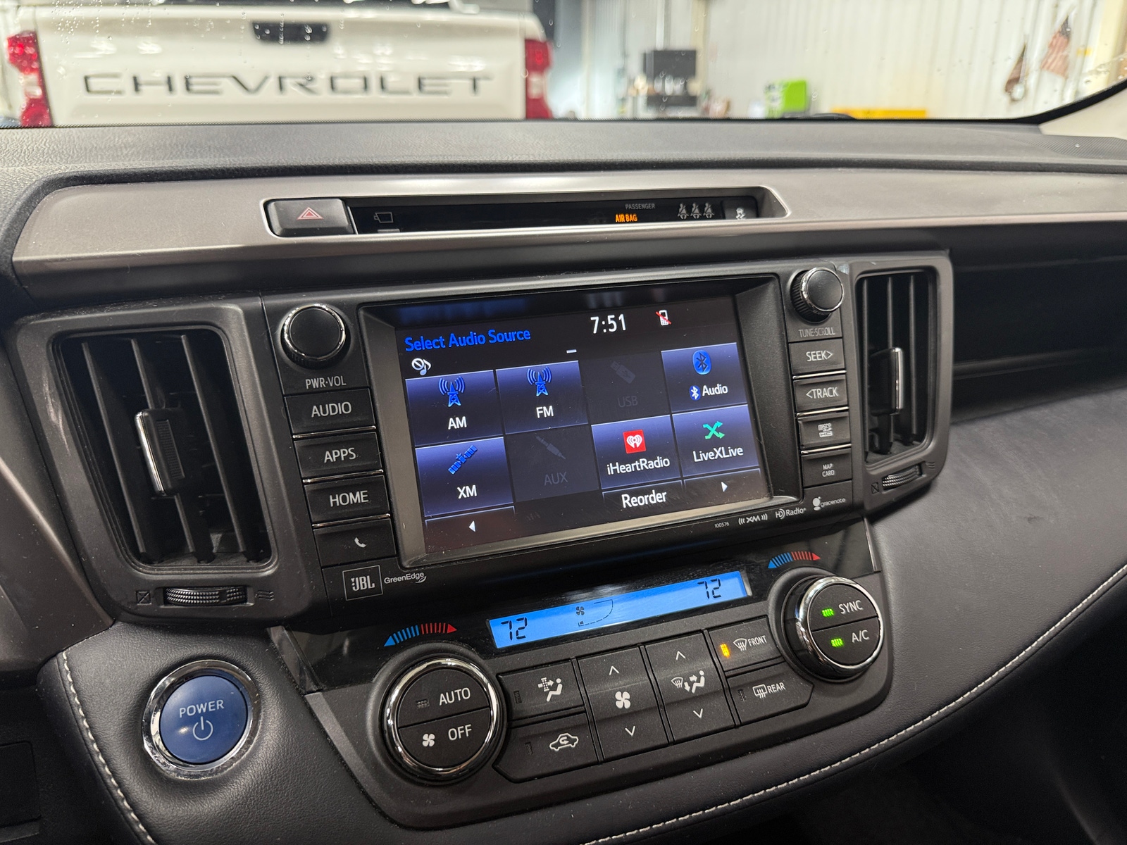 Thumbnail: 2018 Toyota RAV4 - 3