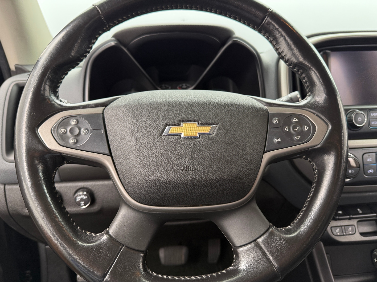 Thumbnail: 2017 Chevrolet Colorado - 4
