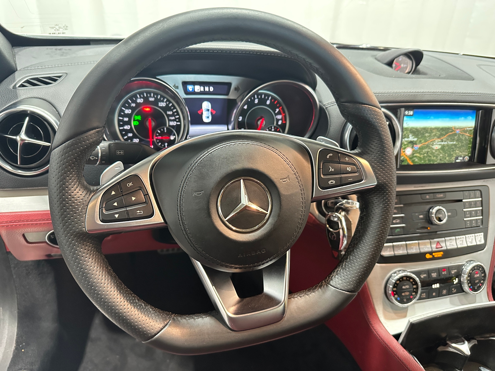 Thumbnail: 2017 Mercedes-Benz SL-Class - 4