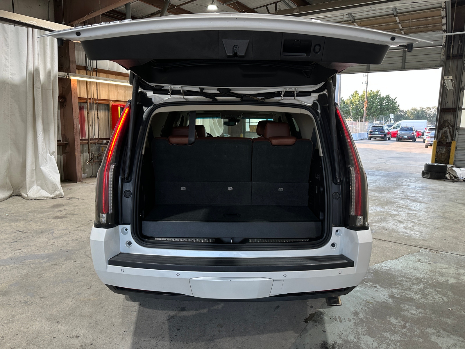Thumbnail: 2018 Cadillac Escalade - 6