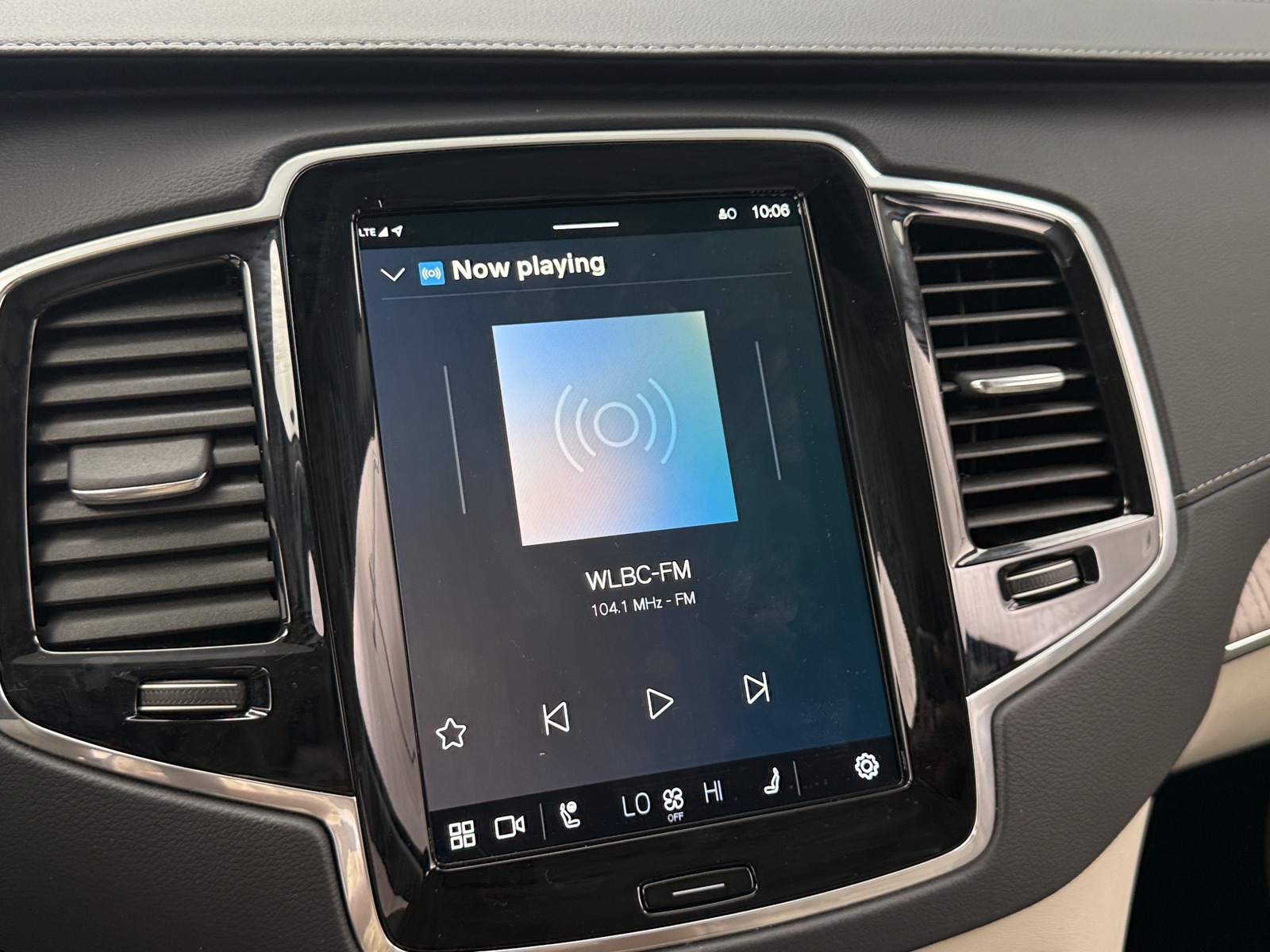 Thumbnail: 2023 Volvo XC90 - 3