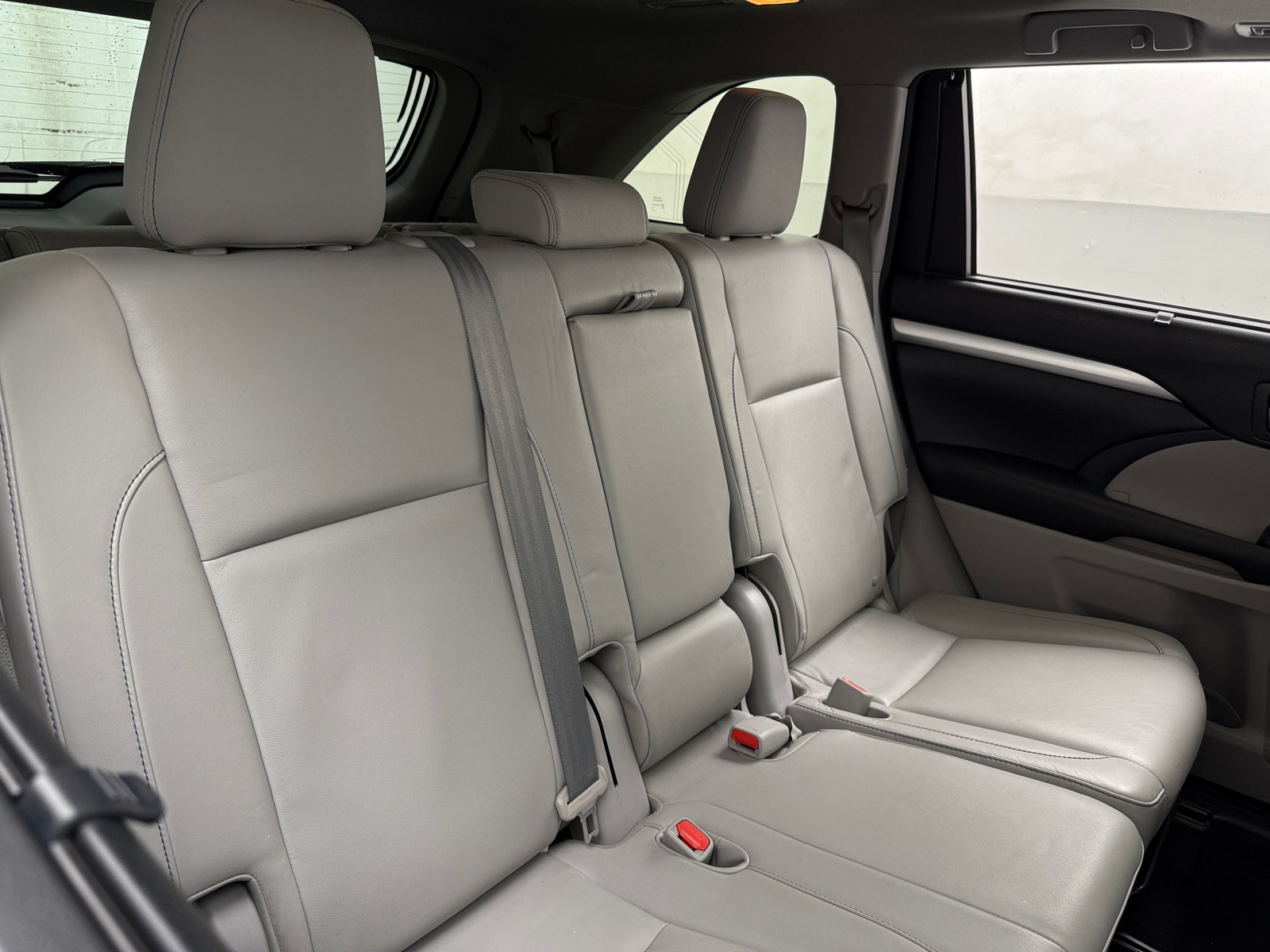 Thumbnail: 2015 Toyota Highlander - 5