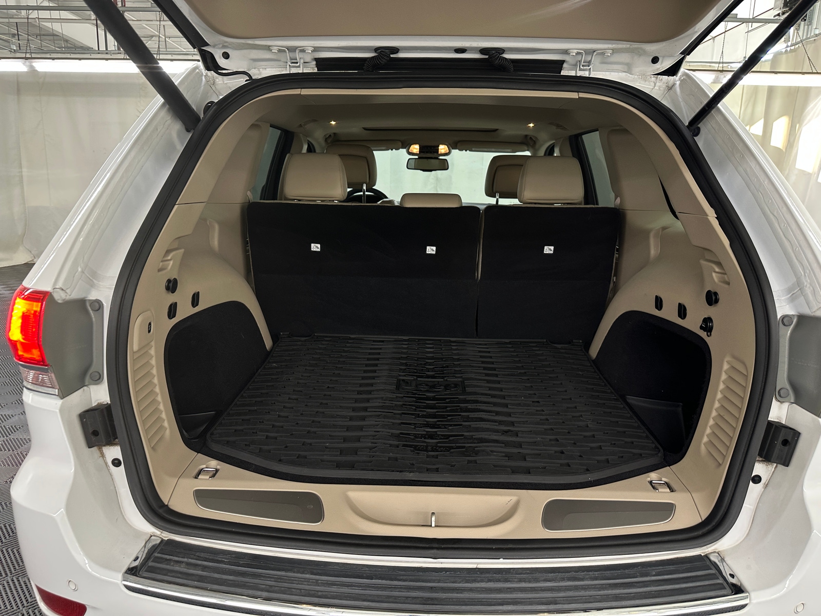 Thumbnail: 2016 Jeep Grand Cherokee - 6
