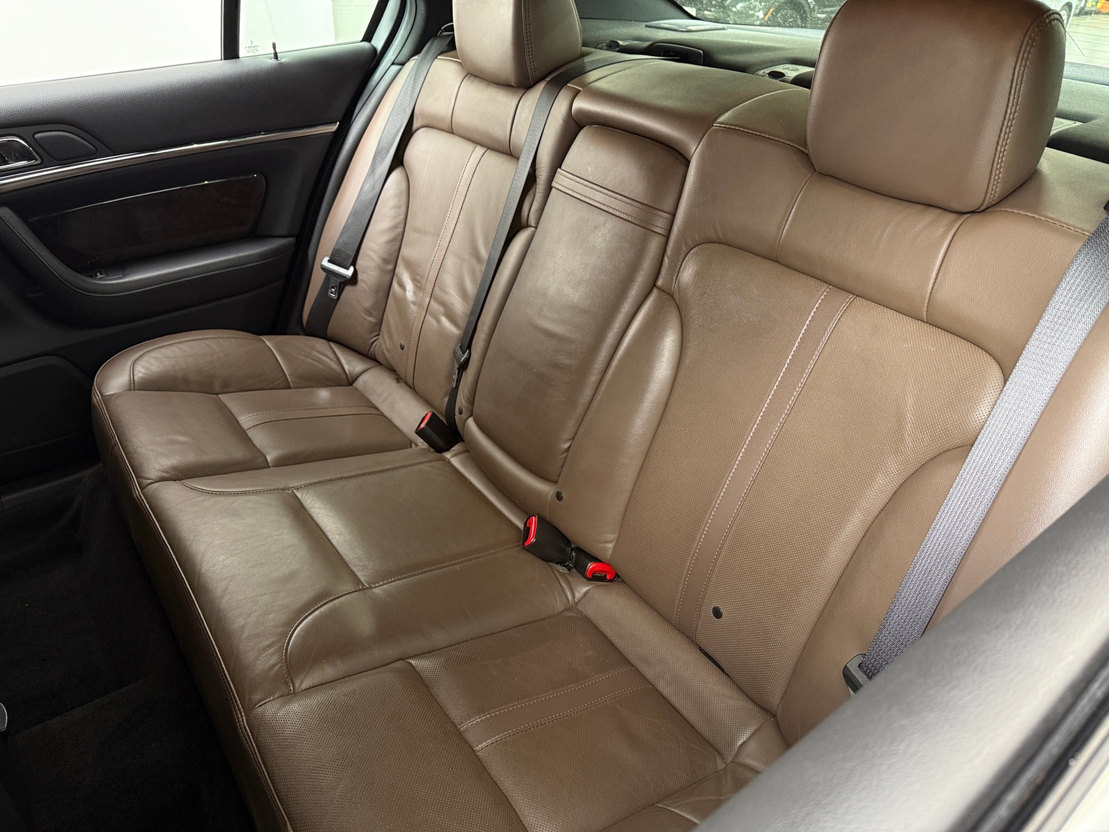 Thumbnail: 2015 Lincoln MKS - 5