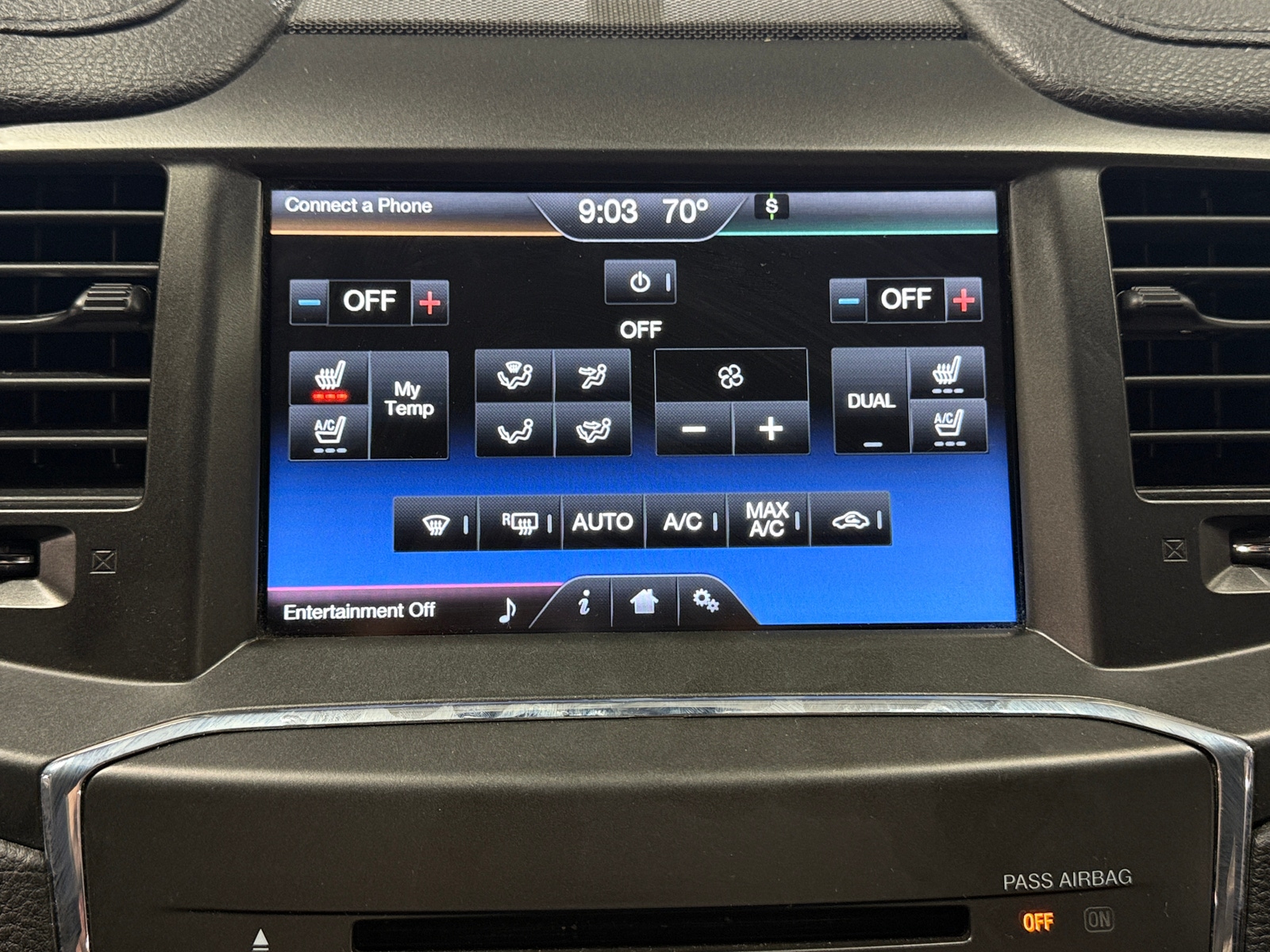 Thumbnail: 2015 Lincoln MKS - 3