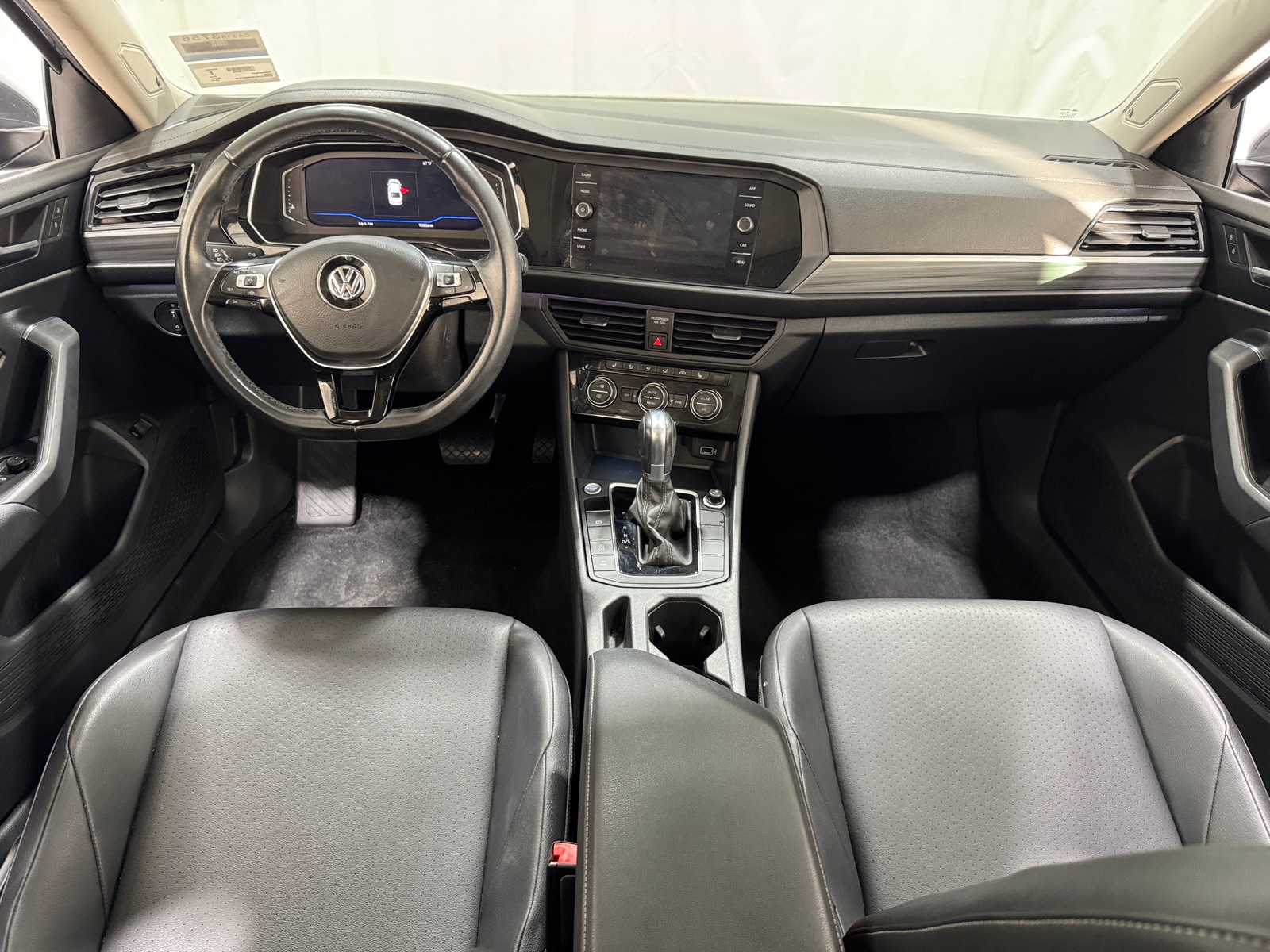 Thumbnail: 2019 Volkswagen Jetta - 2