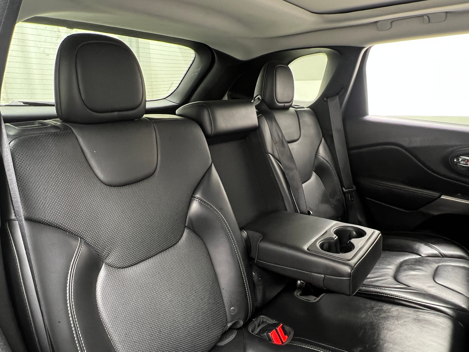 Thumbnail: 2019 Jeep Cherokee - 5