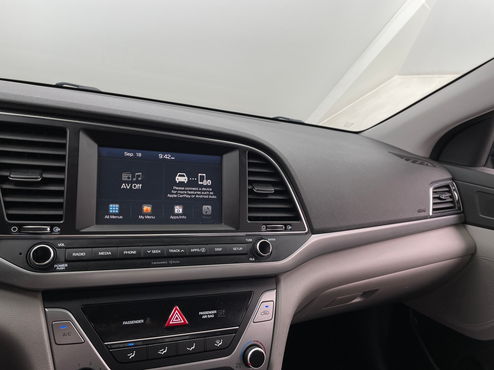 Thumbnail: 2017 Hyundai Elantra - 4