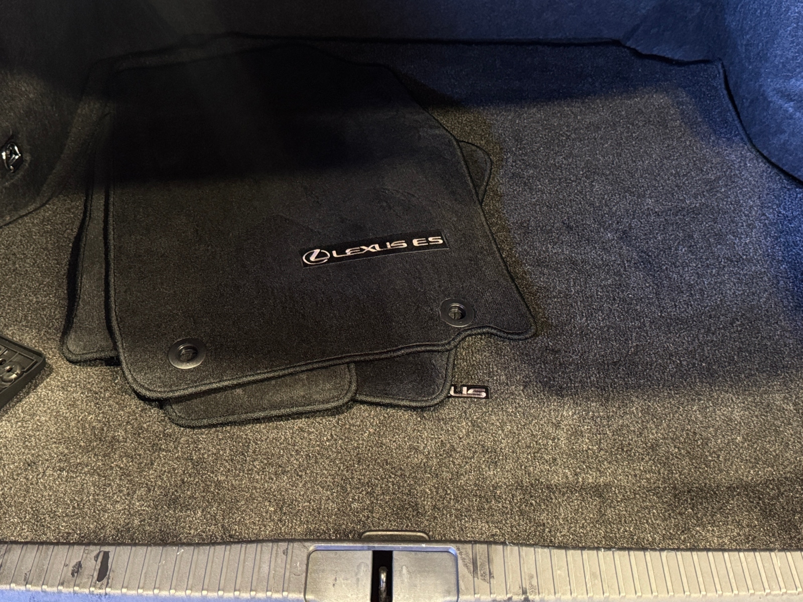 Thumbnail: 2013 Lexus ES - 6