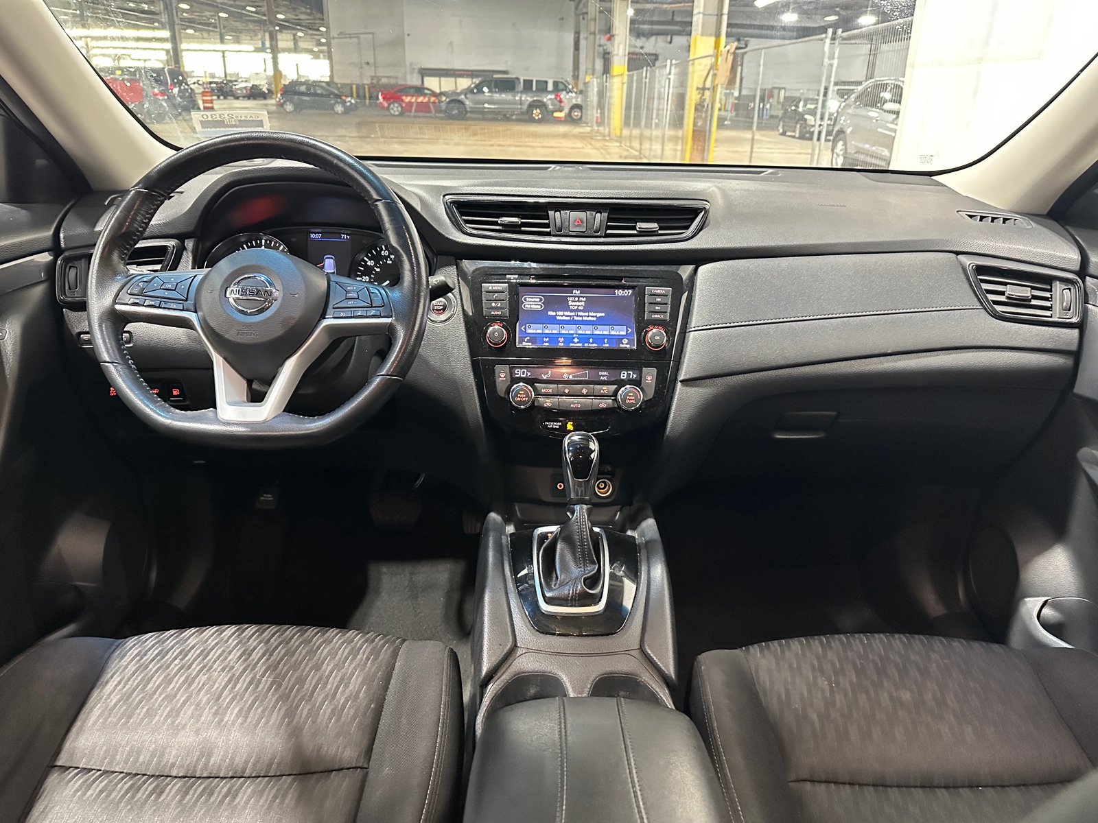 Thumbnail: 2018 Nissan Rogue - 3