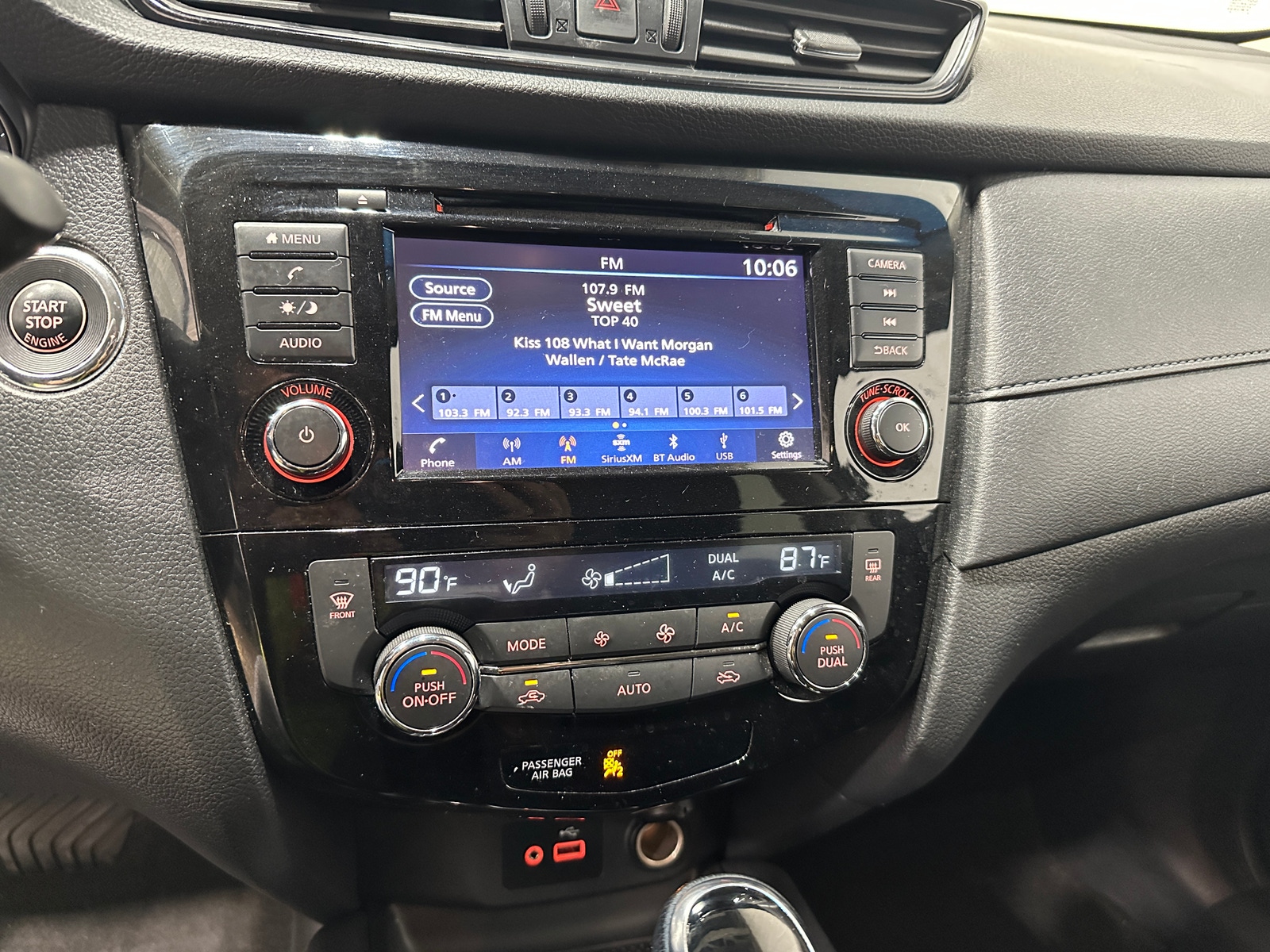 Thumbnail: 2018 Nissan Rogue - 4