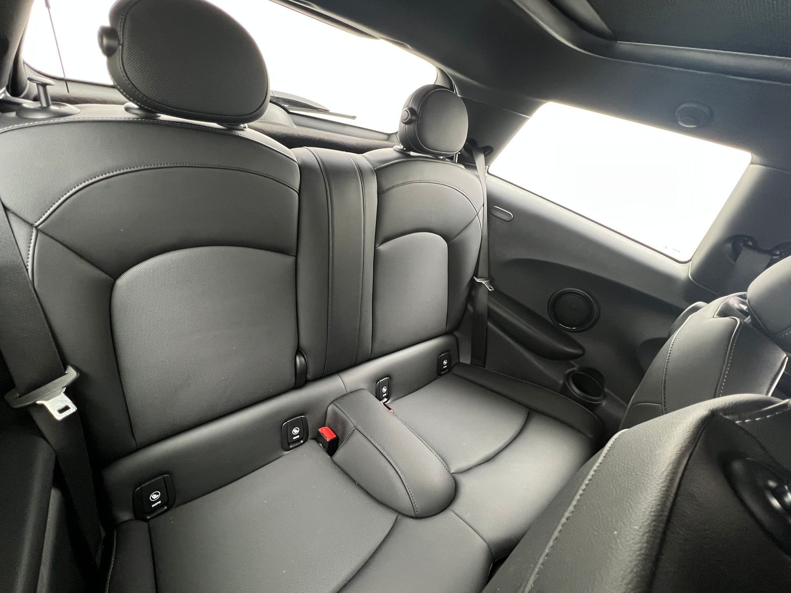 Thumbnail: 2022 MINI Cooper Hardtop - 6