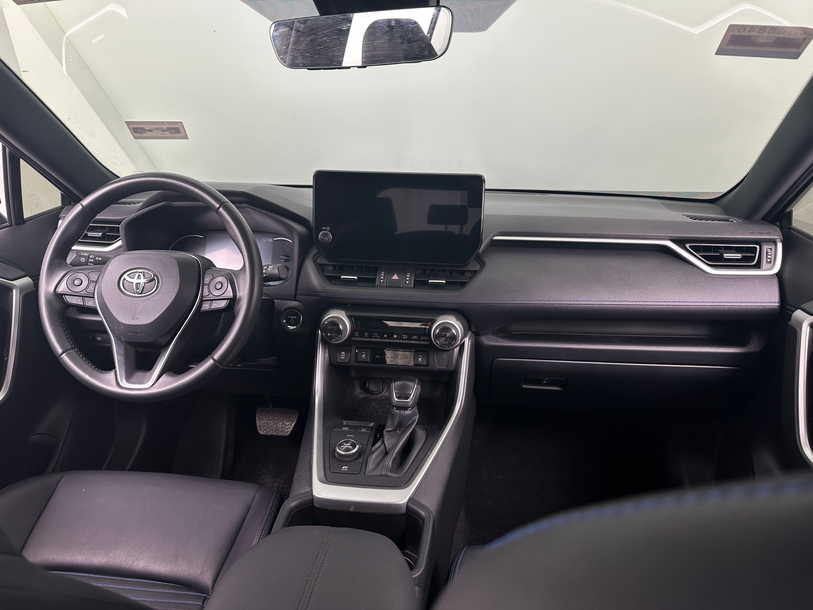 Thumbnail: 2023 Toyota RAV4 - 3