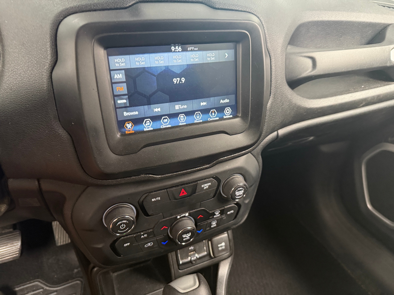 Thumbnail: 2018 Jeep Renegade - 4
