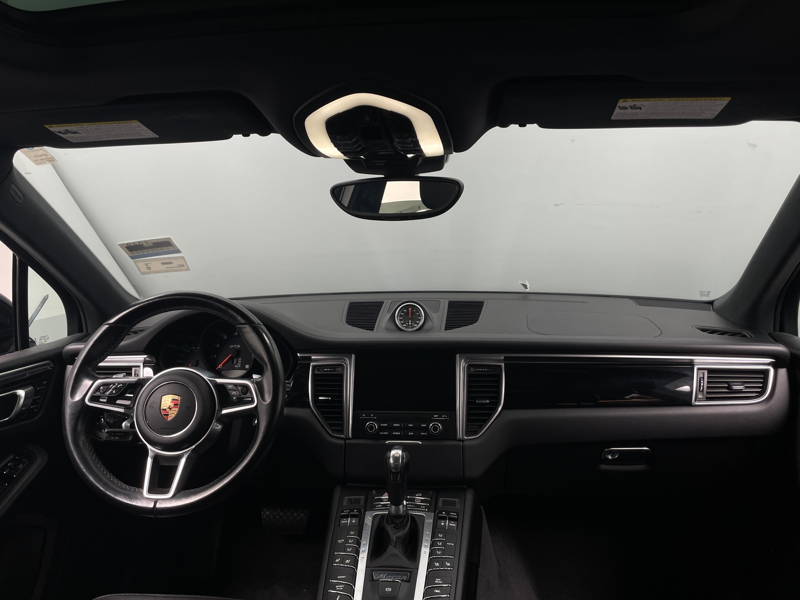 Thumbnail: 2017 Porsche Macan - 2