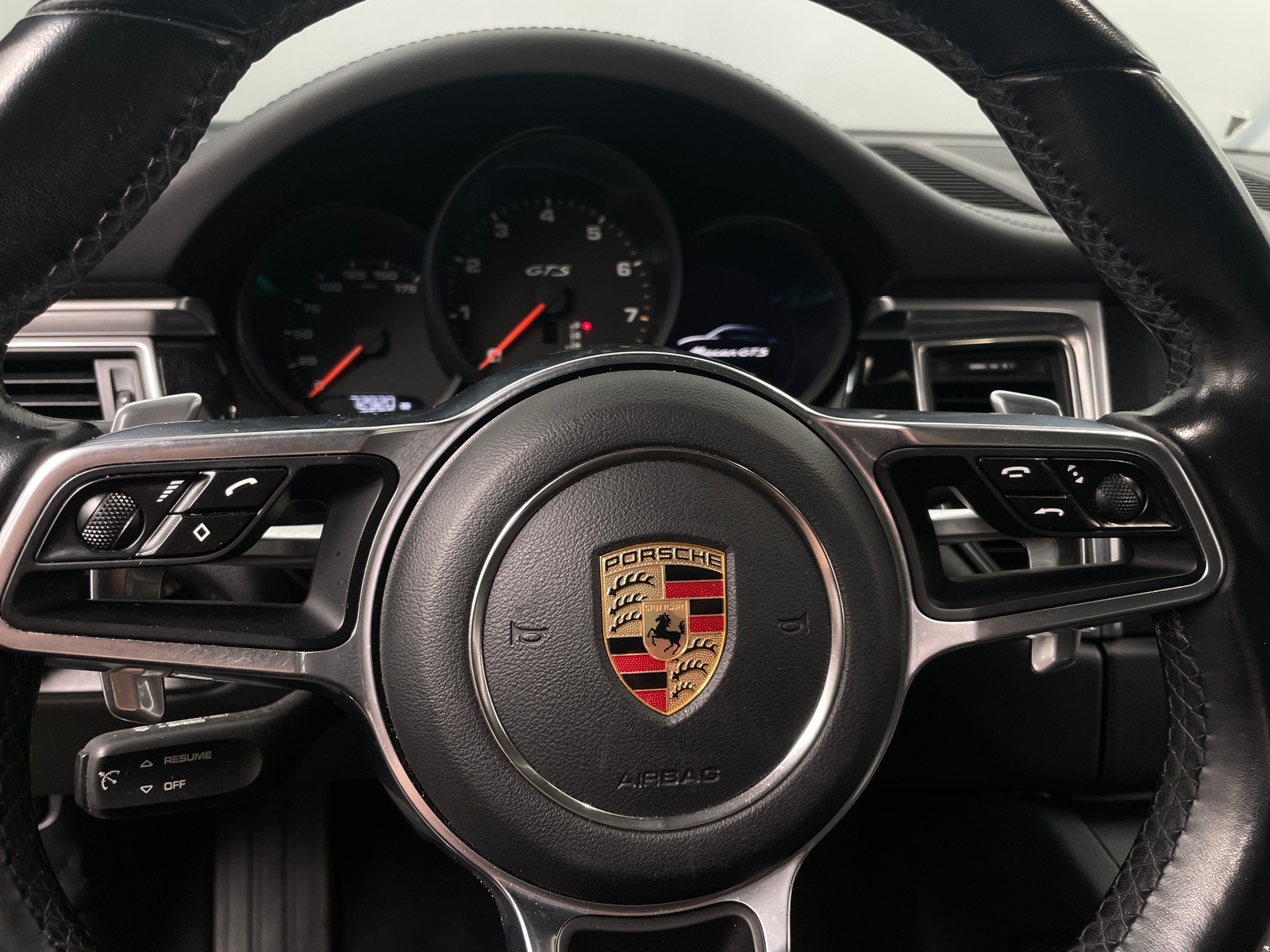 Thumbnail: 2017 Porsche Macan - 4