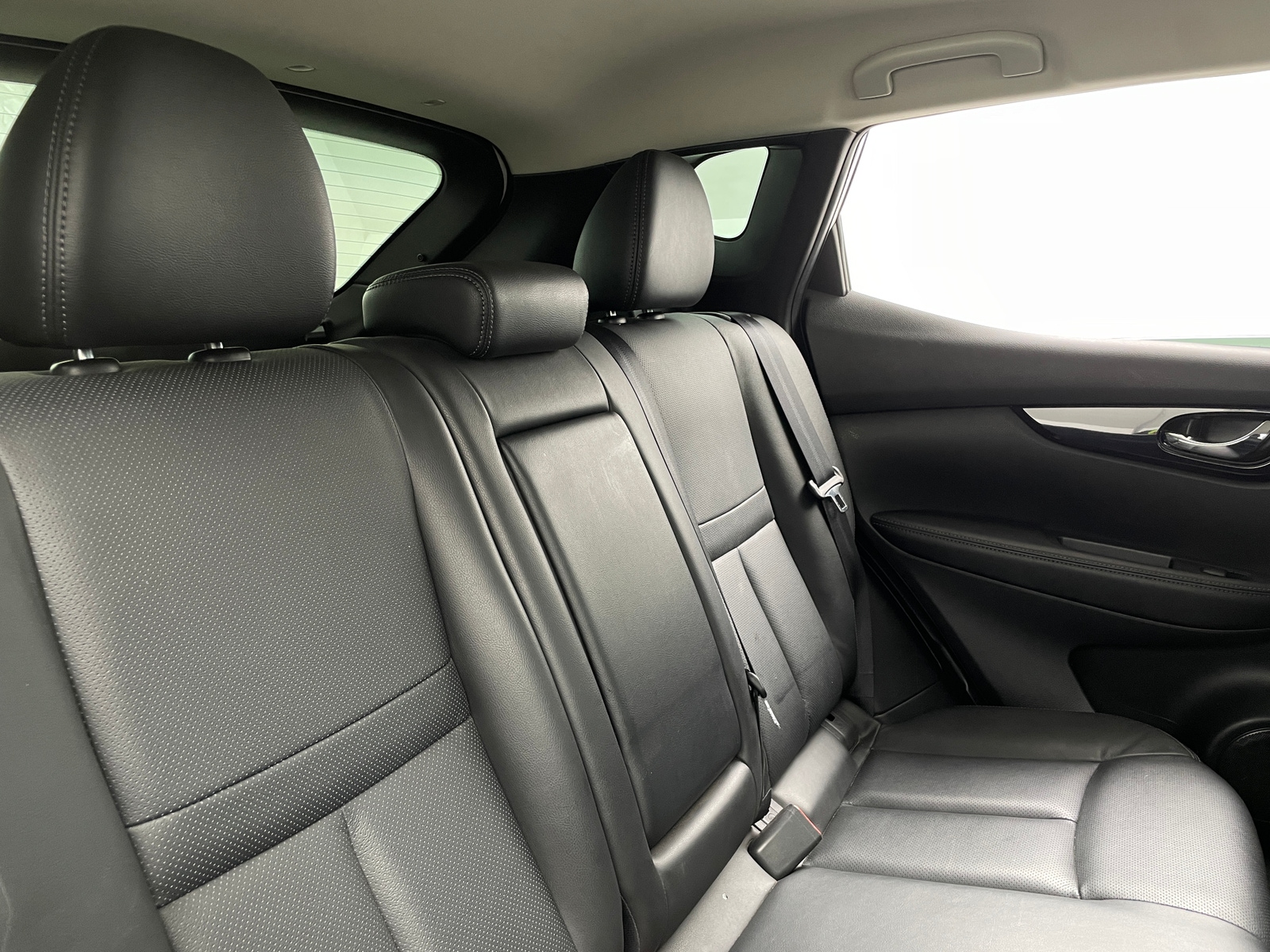 Thumbnail: 2017 Nissan Rogue Sport - 5