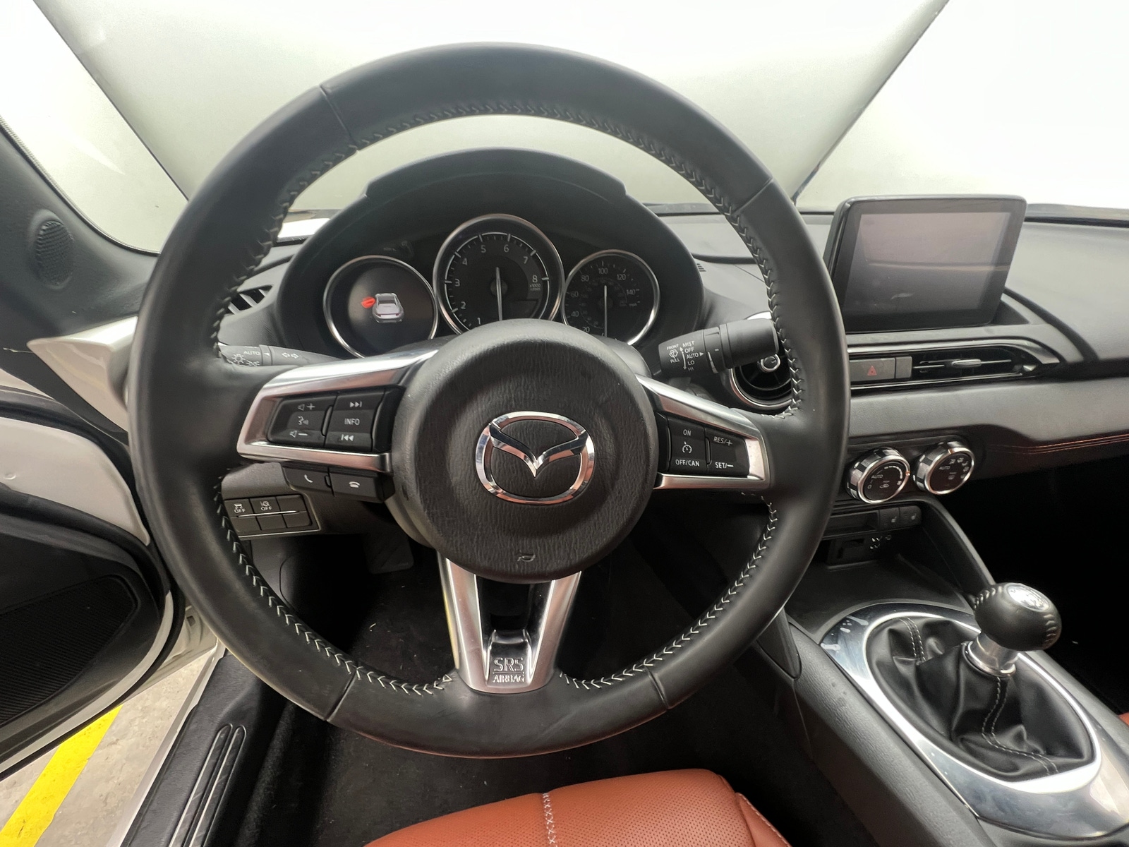 Thumbnail: 2022 Mazda MX-5 Miata - 3