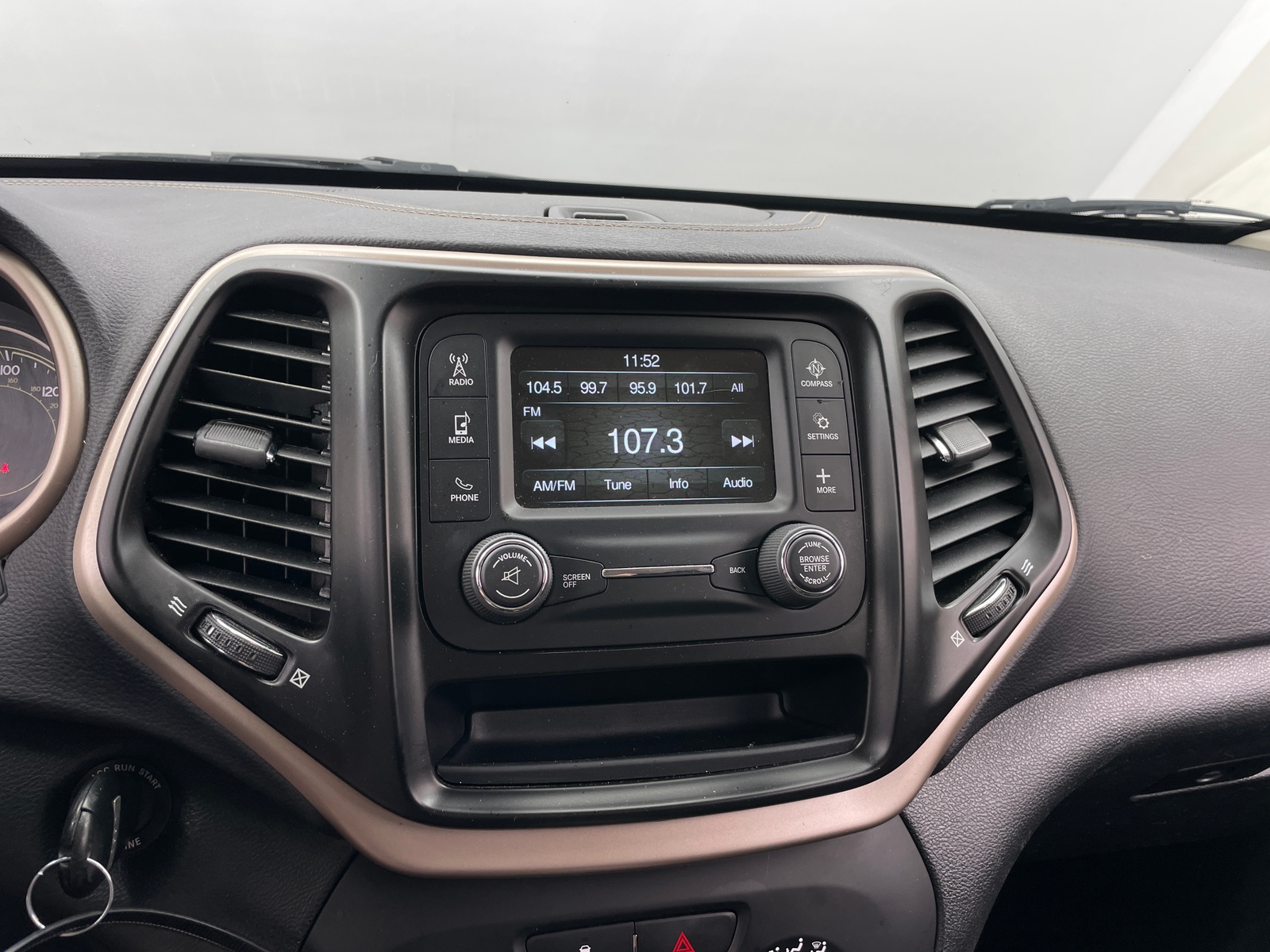 Thumbnail: 2018 Jeep Cherokee - 4