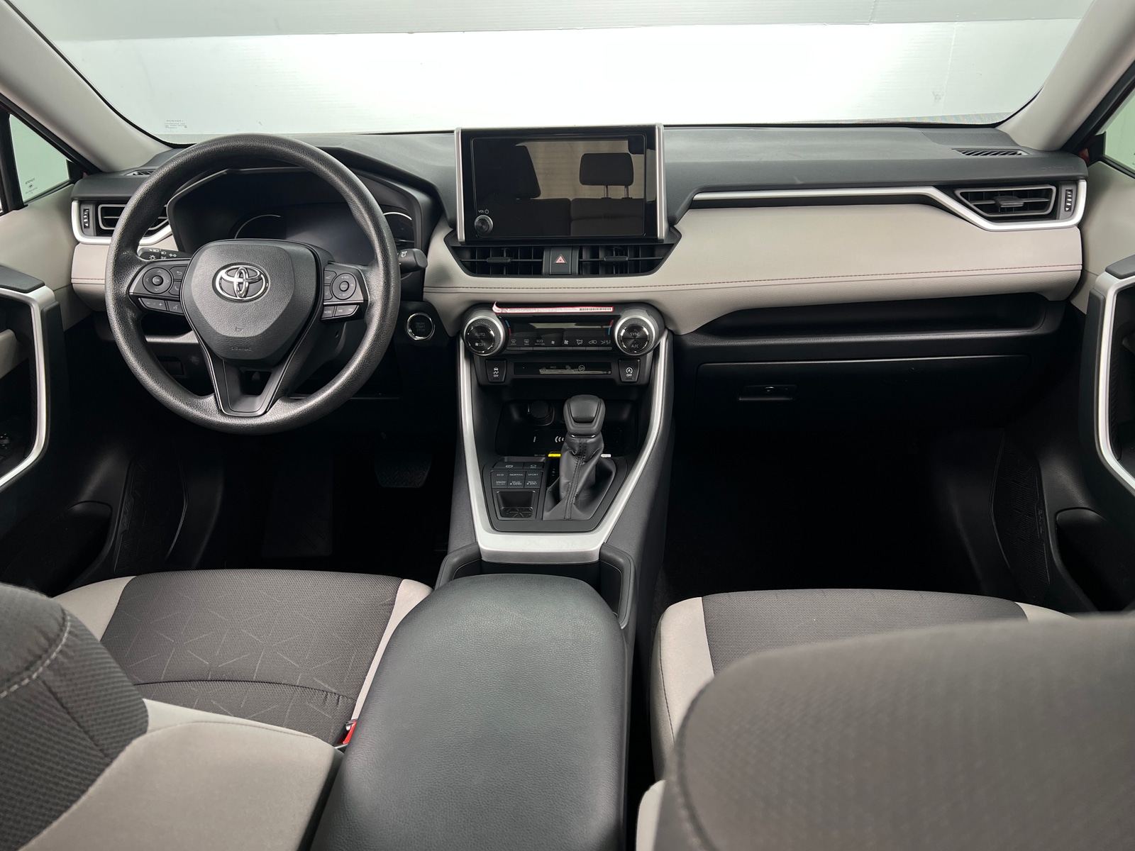 Thumbnail: 2025 Toyota RAV4 - 3