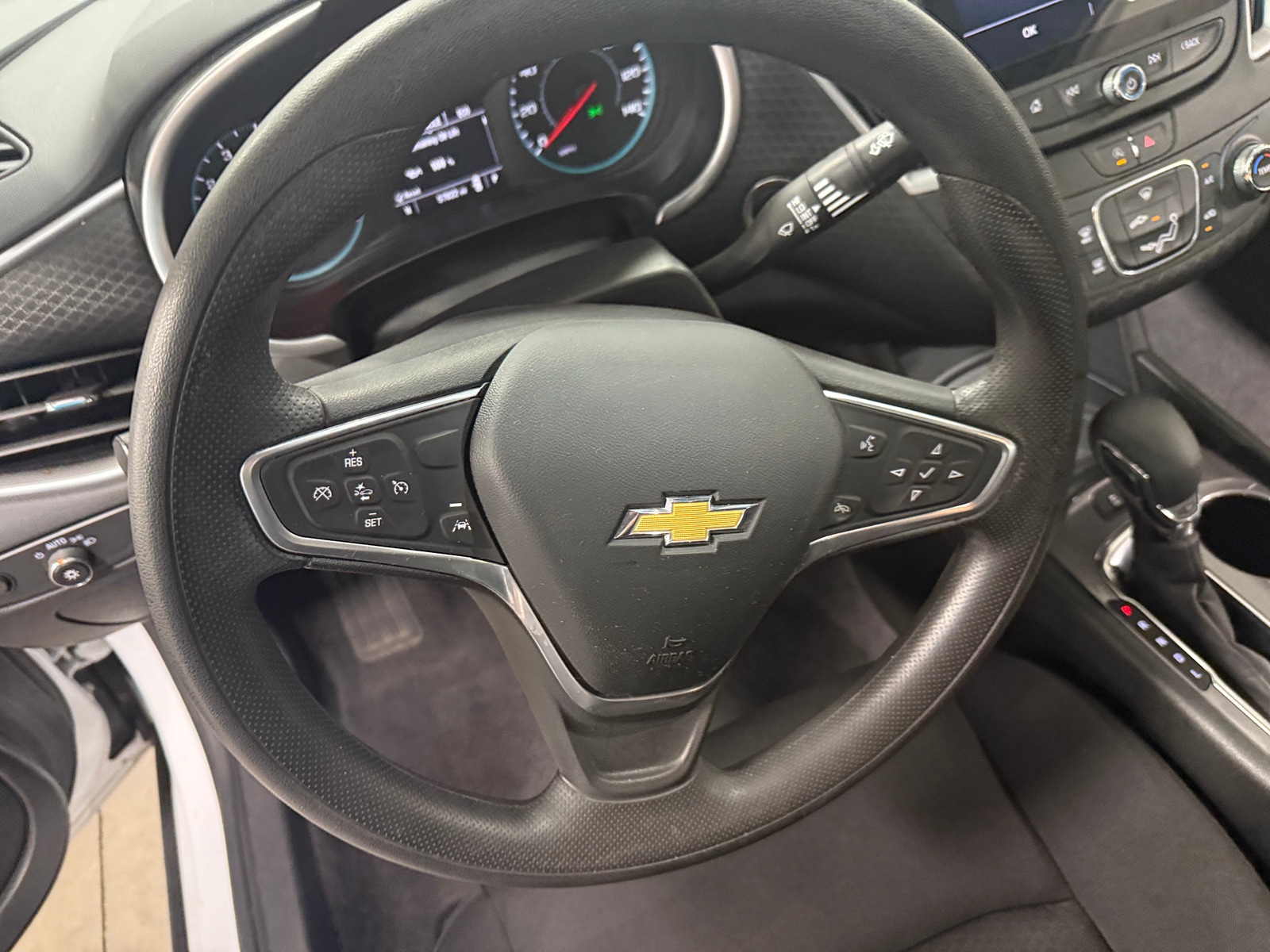 Thumbnail: 2023 Chevrolet Malibu - 5