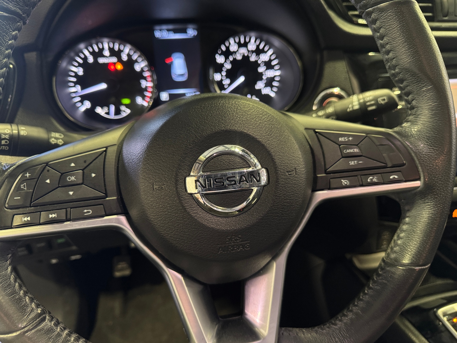 Thumbnail: 2017 Nissan Rogue - 5
