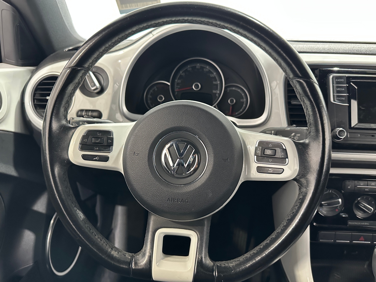 Thumbnail: 2018 Volkswagen Beetle - 5