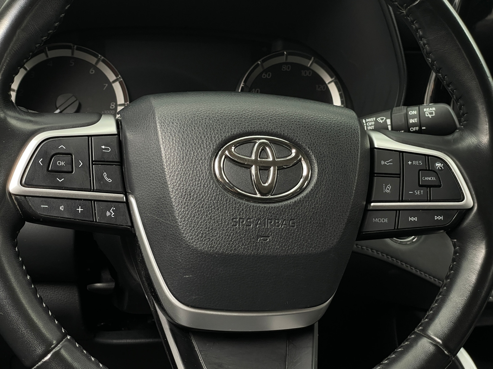 Thumbnail: 2023 Toyota Highlander - 5