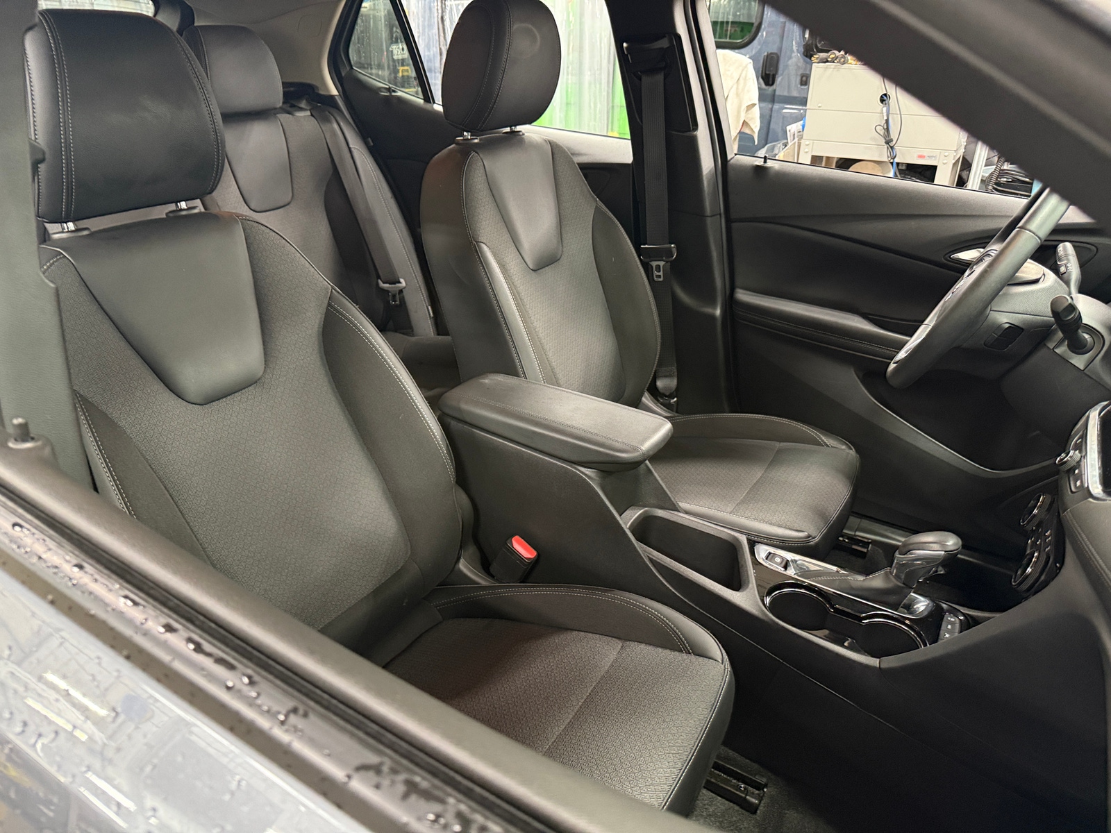 Thumbnail: 2022 Buick Encore GX - 2