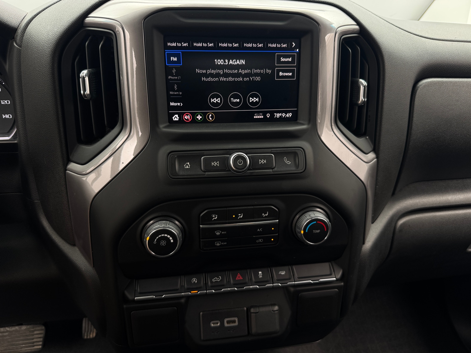 Thumbnail: 2022 Chevrolet Silverado 1500 - 4