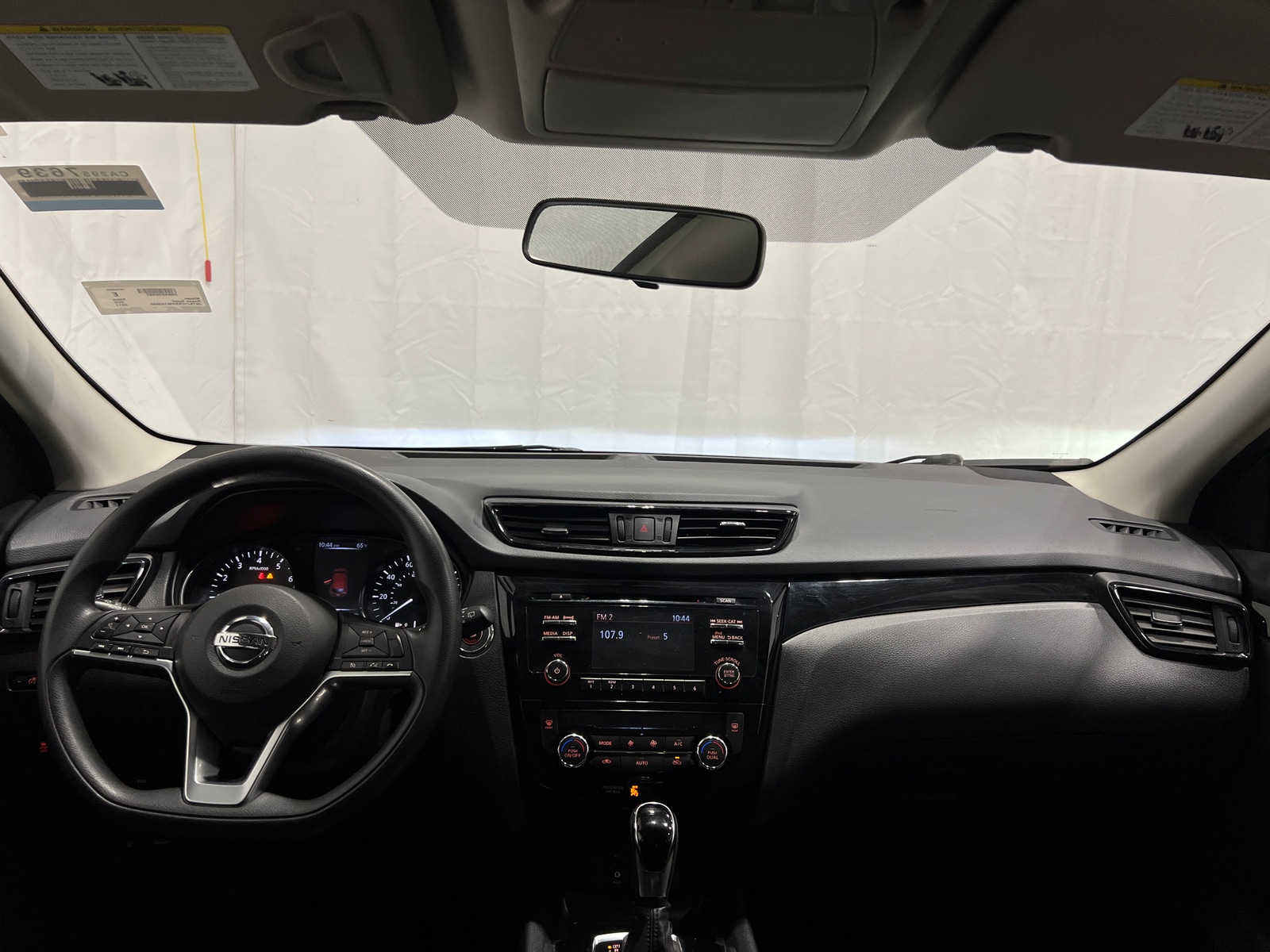 Thumbnail: 2017 Nissan Rogue Sport - 3