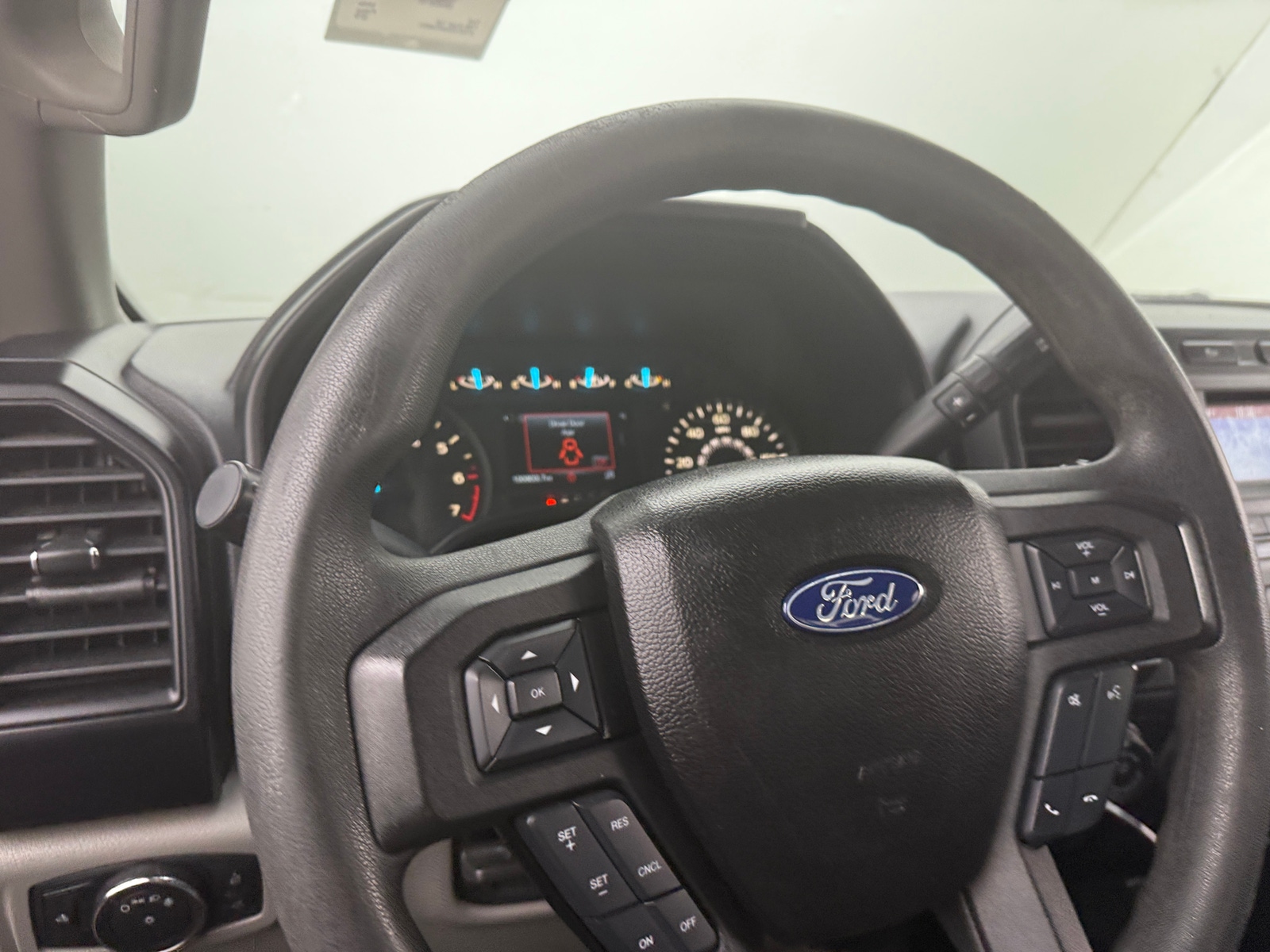 Thumbnail: 2018 Ford Econoline - 5