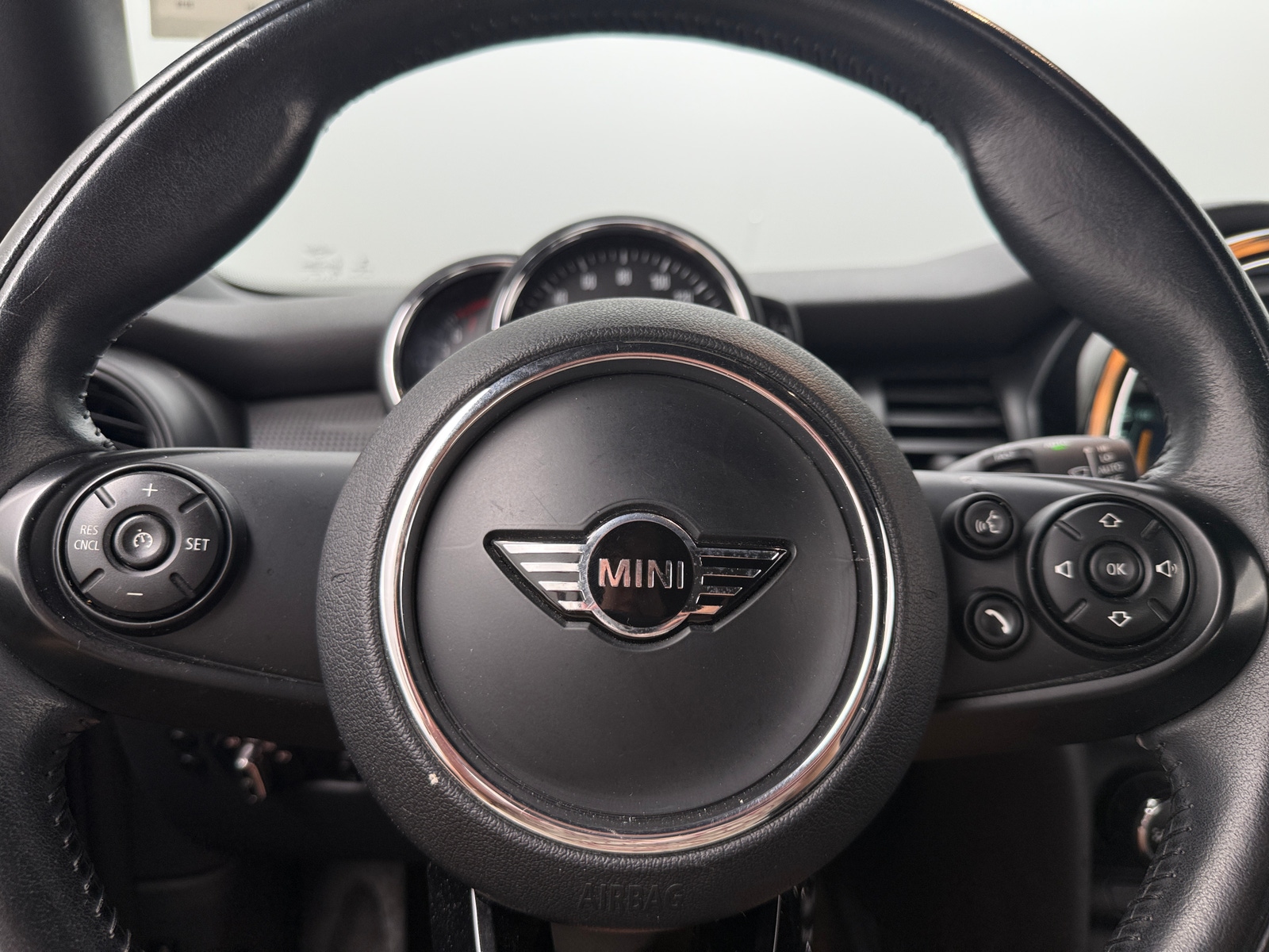 Thumbnail: 2019 MINI Cooper Convertible - 4