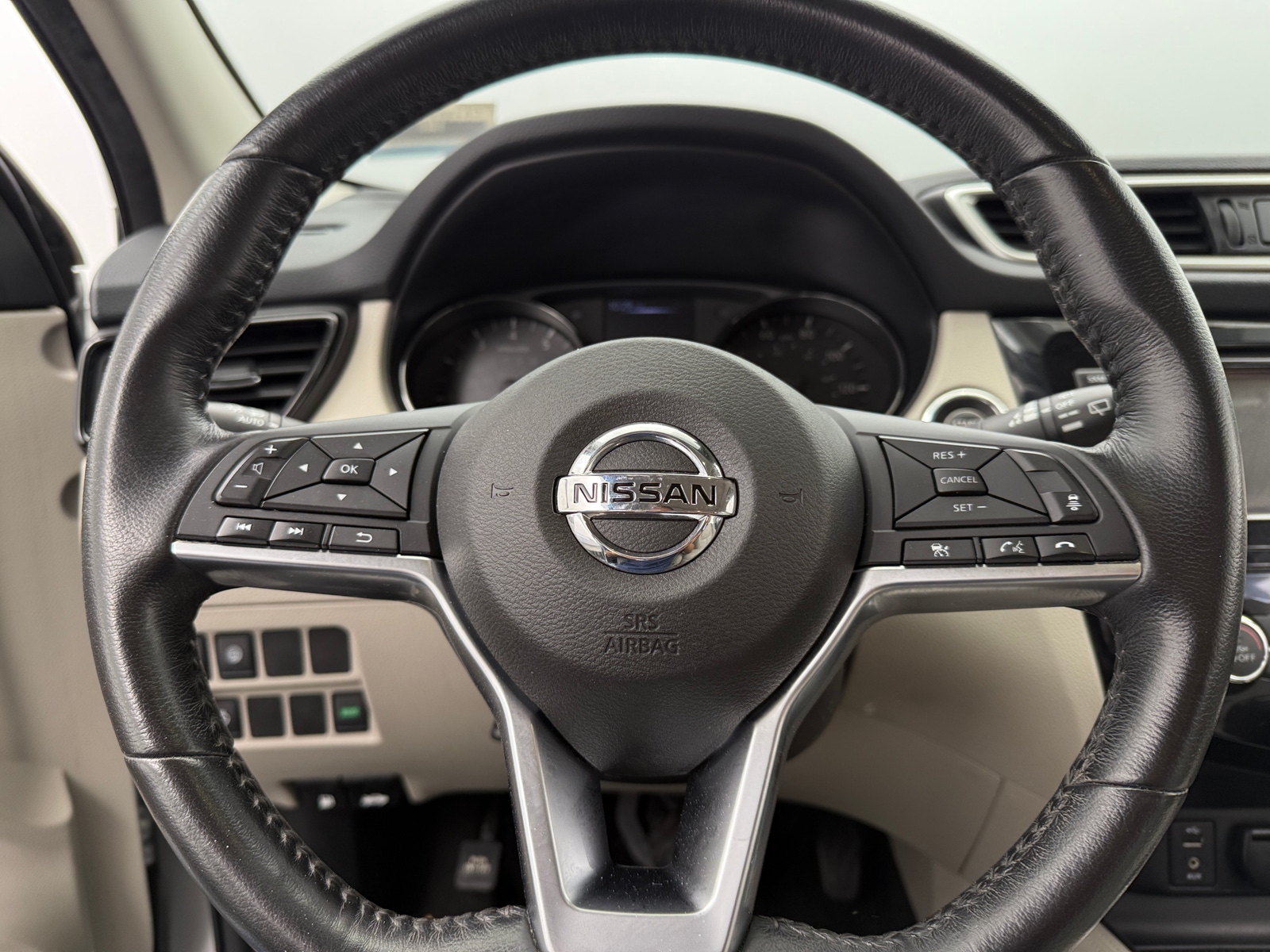 Thumbnail: 2018 Nissan Rogue Sport - 4