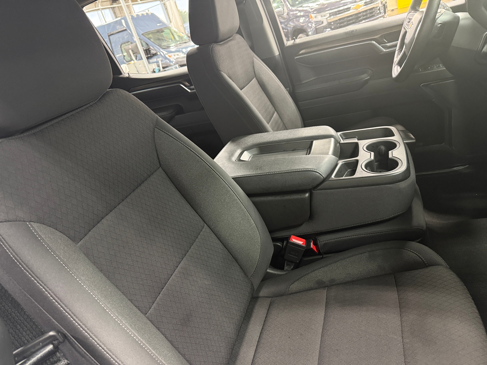 Thumbnail: 2025 Chevrolet Silverado 1500 - 2