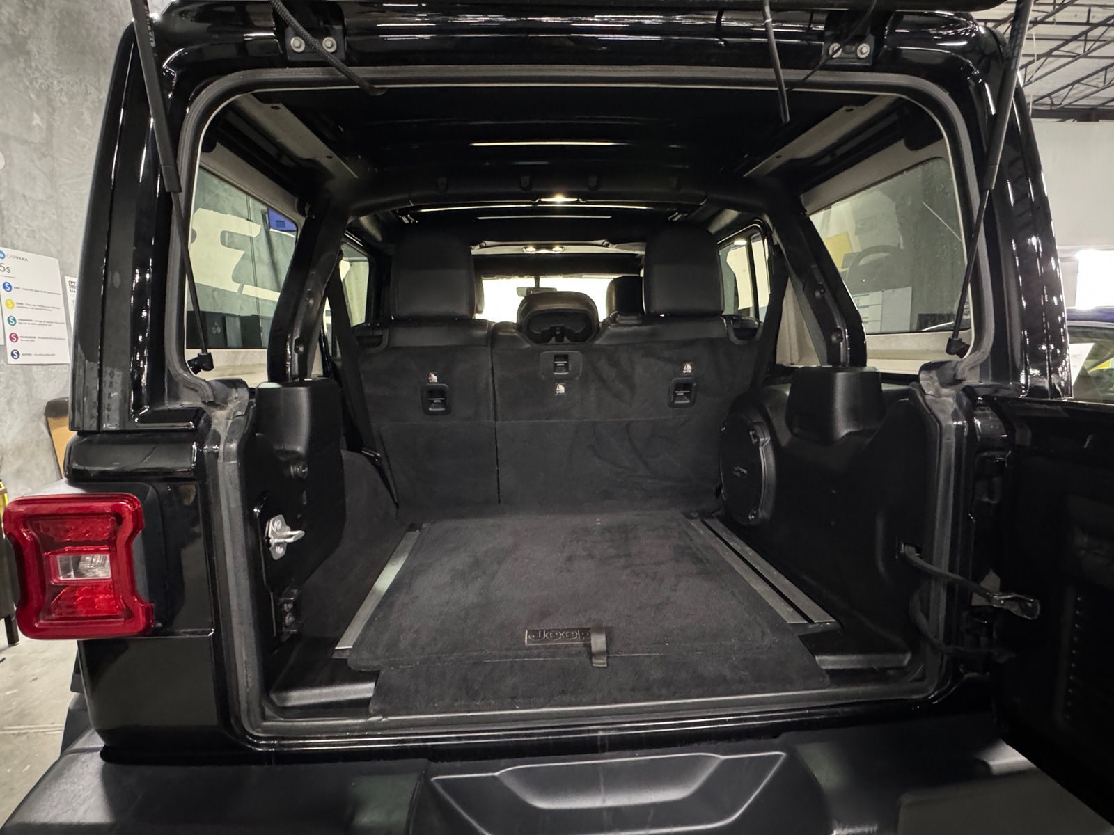 Thumbnail: 2019 Jeep Wrangler - 6