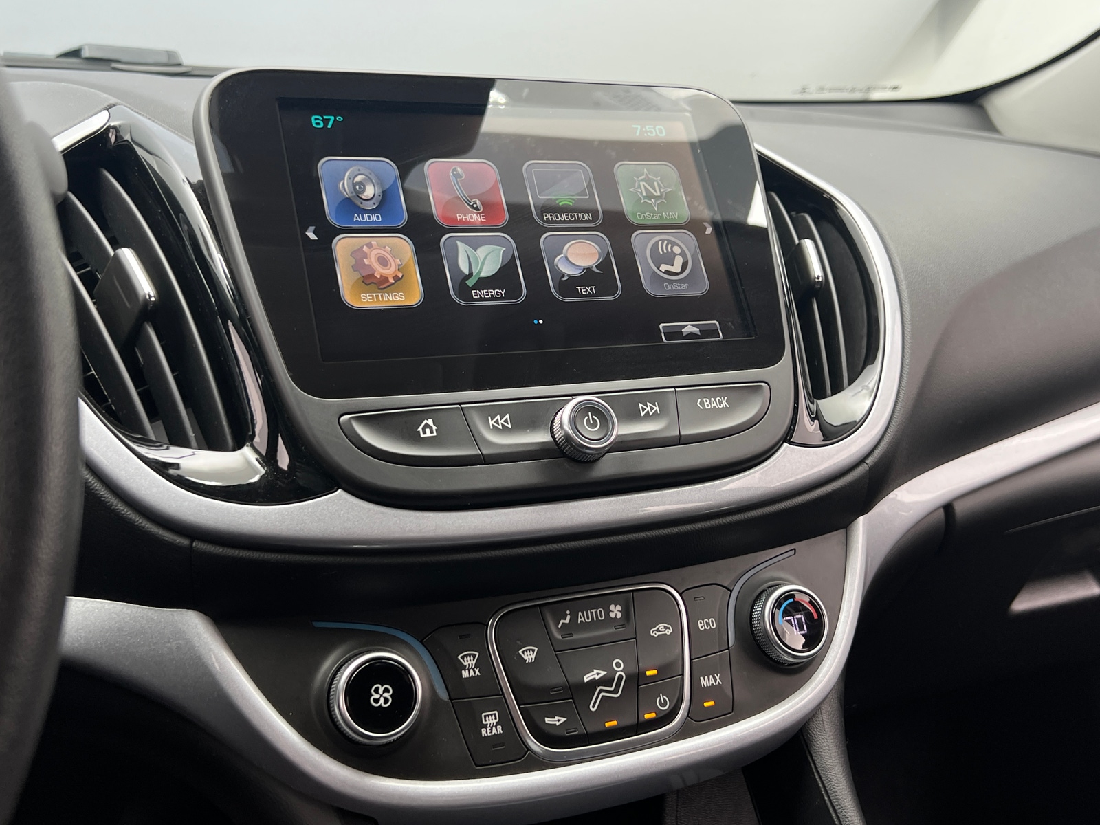 Thumbnail: 2018 Chevrolet Volt - 4