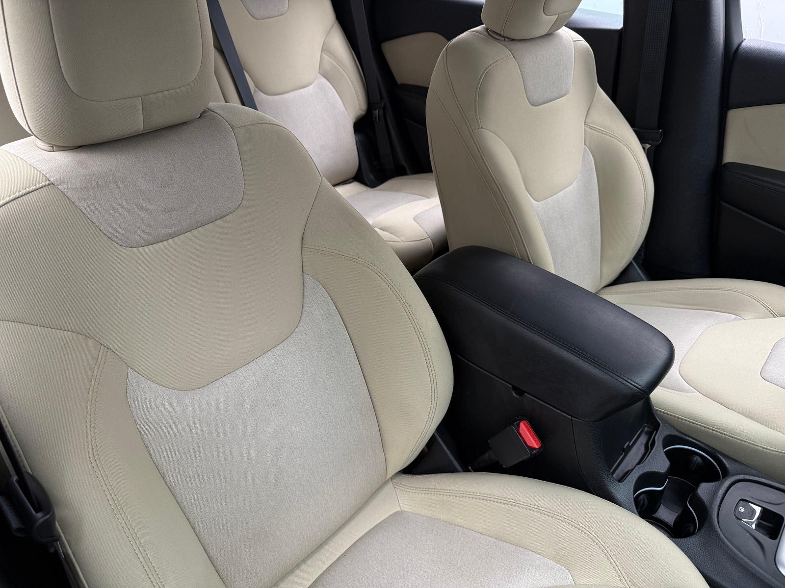 Thumbnail: 2016 Jeep Cherokee - 2