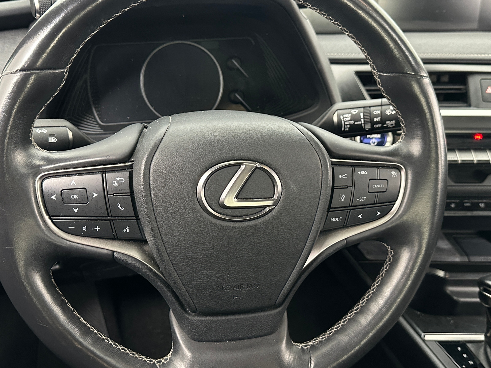 Thumbnail: 2019 Lexus UX - 4
