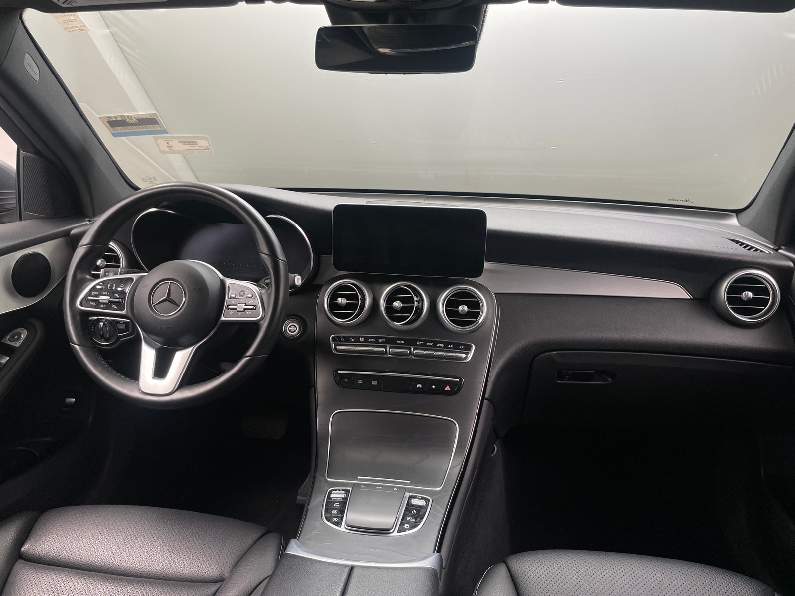 Thumbnail: 2022 Mercedes-Benz GLC - 2