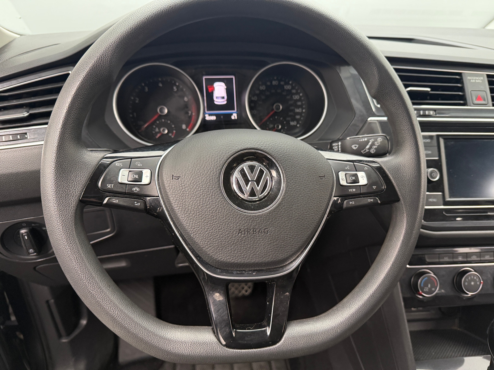 Thumbnail: 2021 Volkswagen Tiguan - 5
