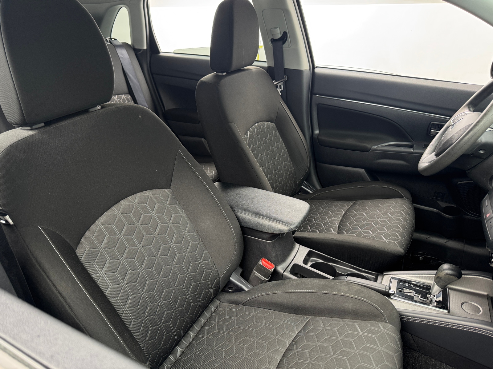 Thumbnail: 2022 Mitsubishi Outlander Sport - 2