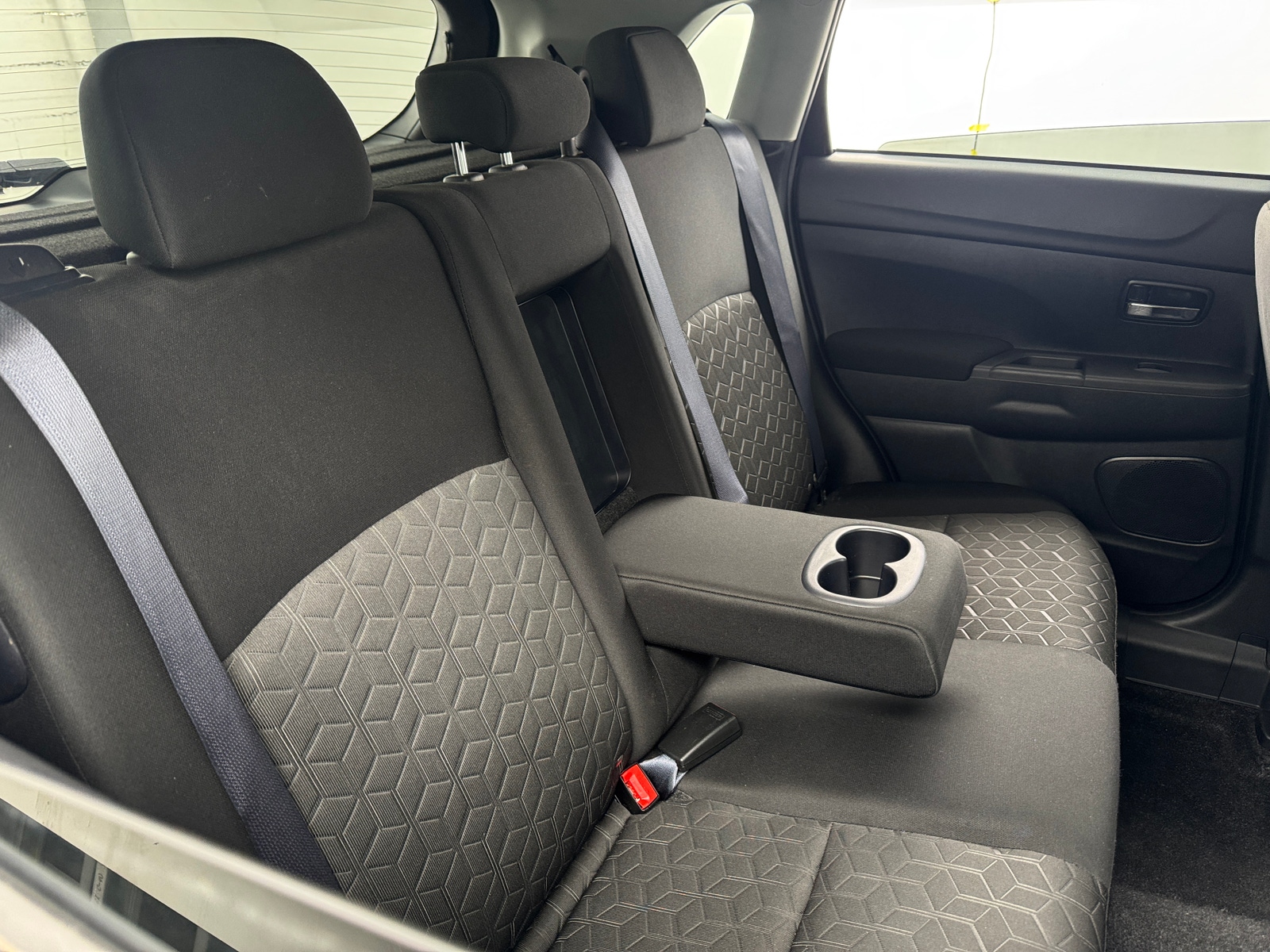 Thumbnail: 2022 Mitsubishi Outlander Sport - 6